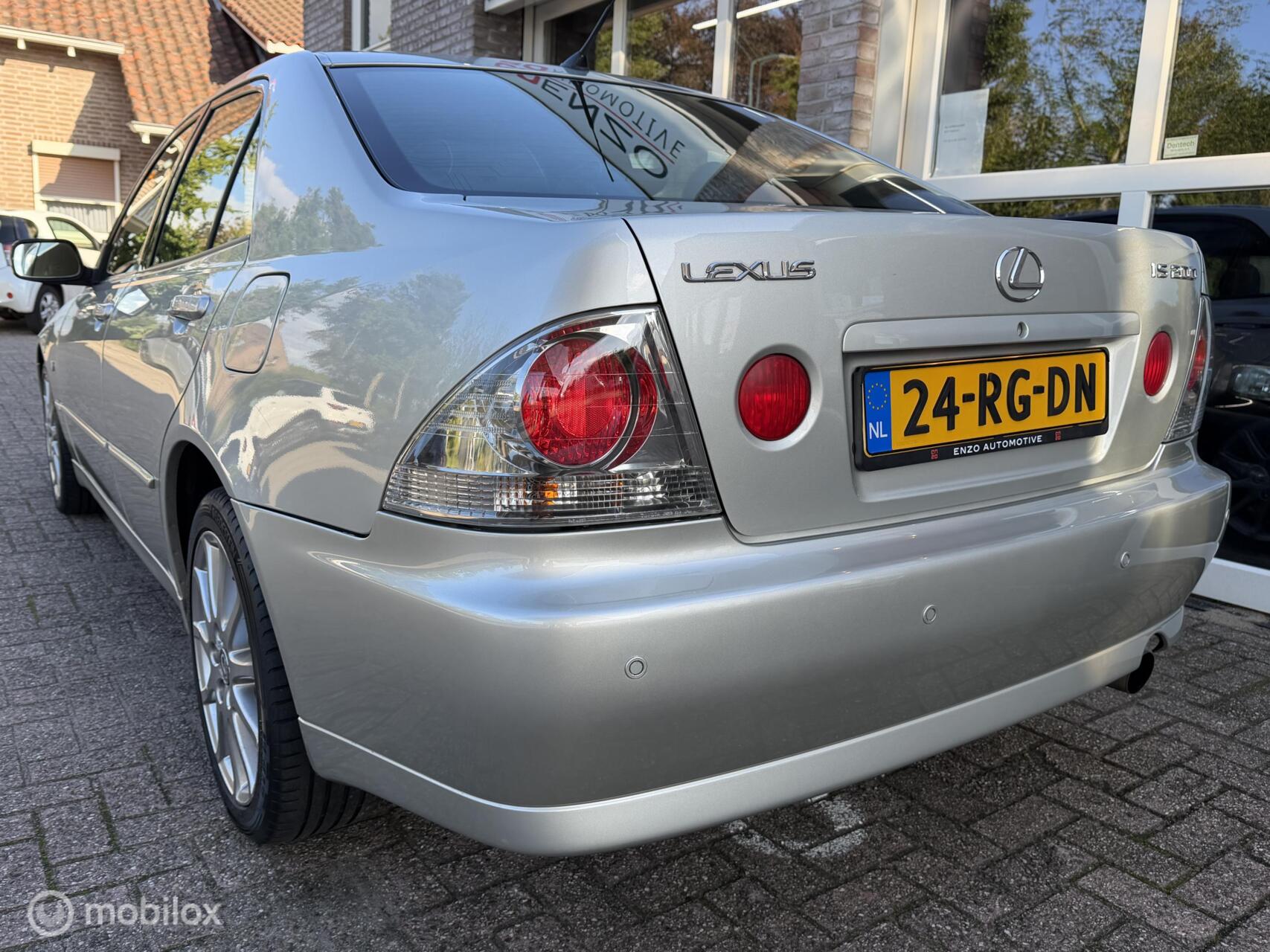 Foto van Lexus Lexus Is200