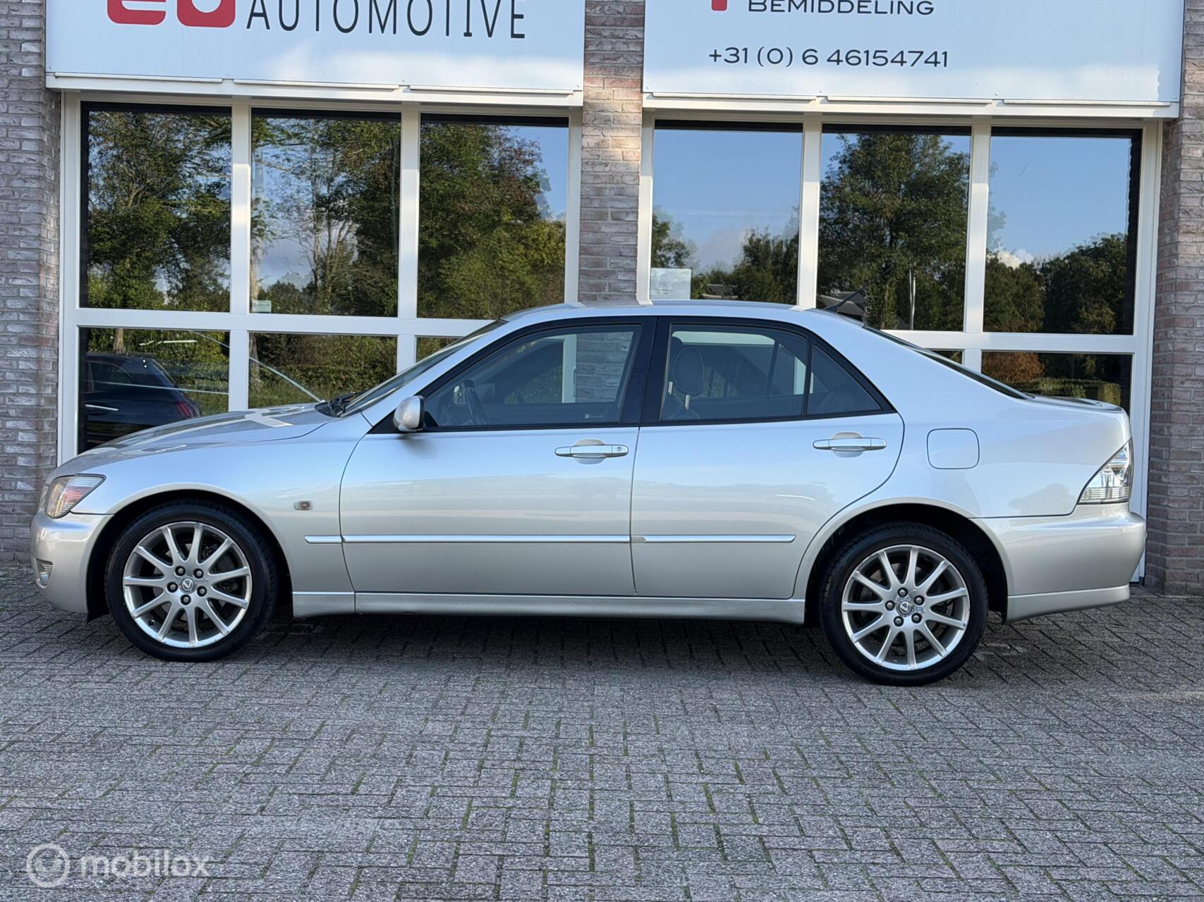 Foto van Lexus Lexus Is200
