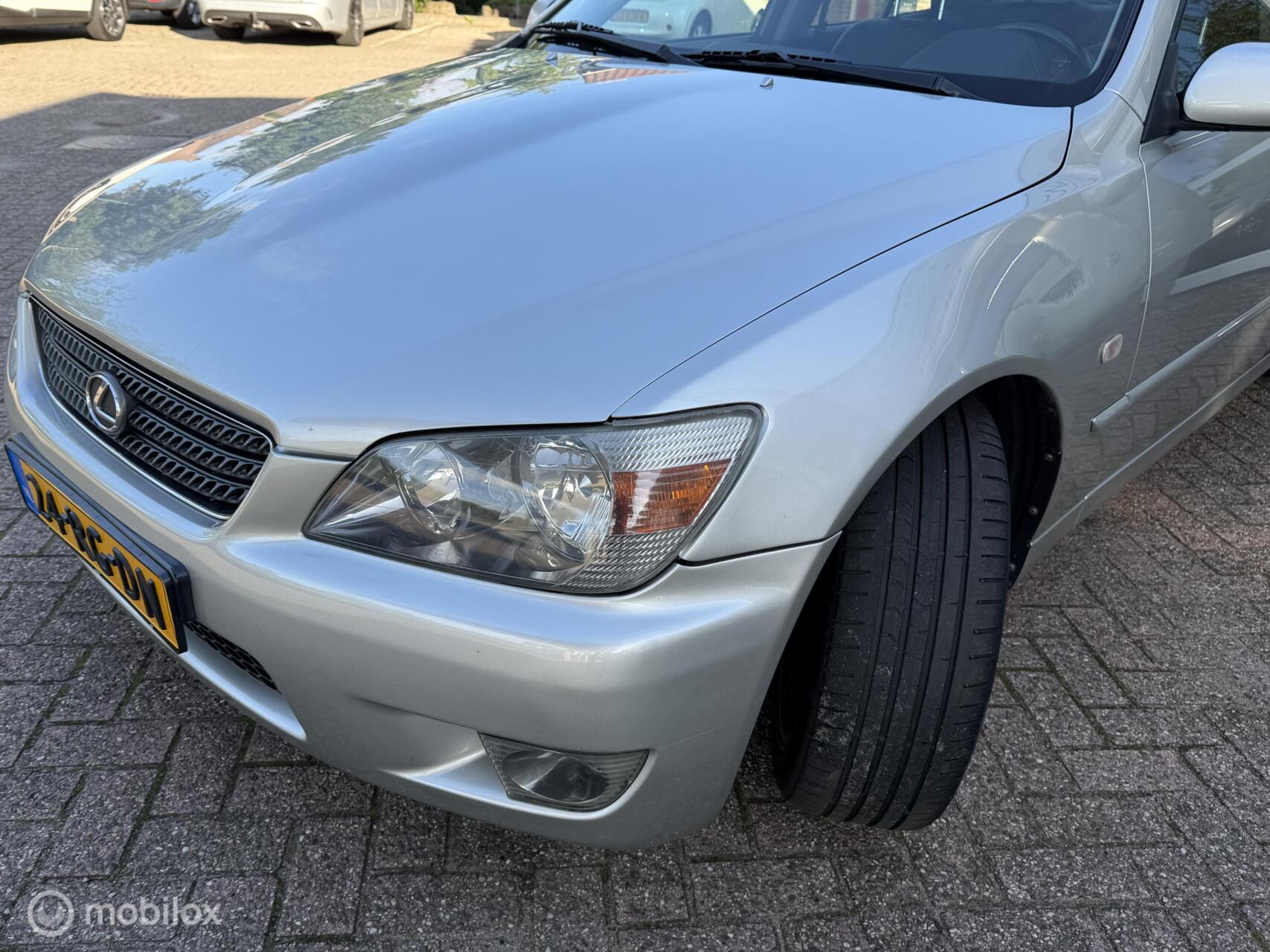 Foto van Lexus Lexus Is200