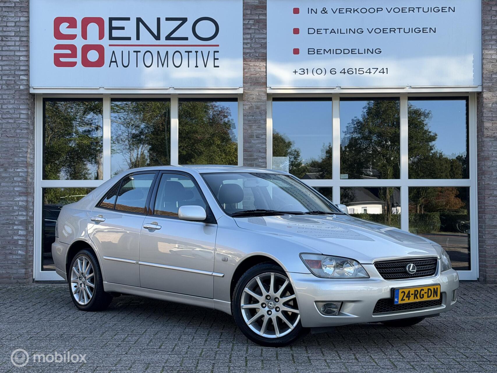 Lexus Lexus Is200 200 Business Automaat Cruise Weinig kms 2005 - voorkant