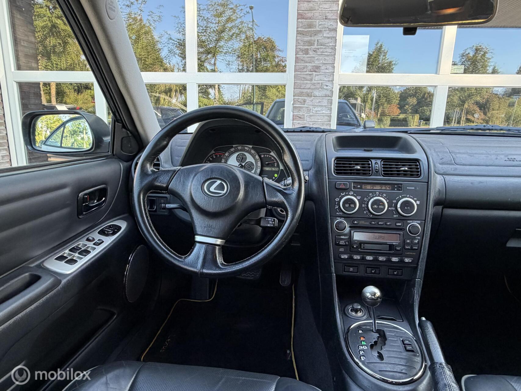 Foto van Lexus Lexus Is200