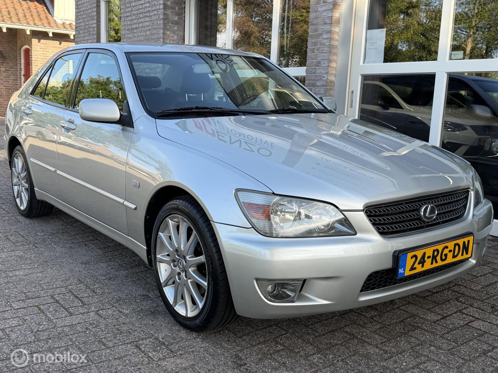 Foto van Lexus Lexus Is200