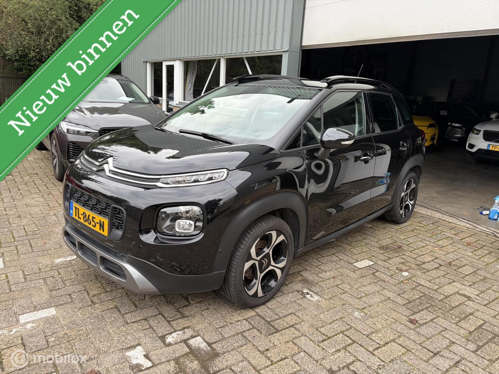 Citroen C3 Aircross 110PK Shine Trekhaak / 17" / Clima / Camera 2018 - voorkant