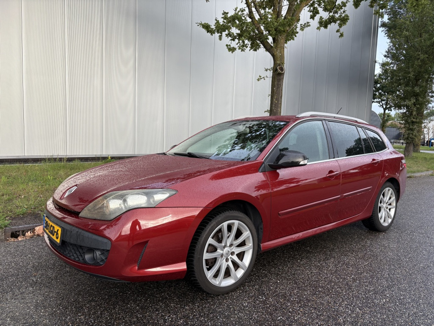 Renault Laguna 2.0 dCi Dynamique Navi Trekhaak Cruisecontrol 2010 - voorkant