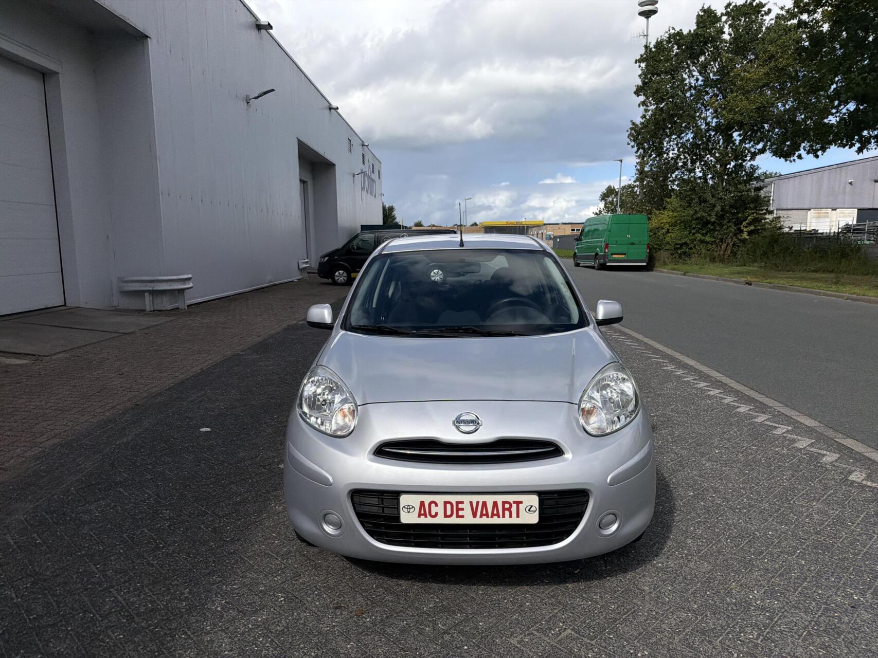Nissan Nissan Micra 1.2 Acenta - AIRCO/ELEK.PAKKET/TREKHAAK/NAP 2012 - voorkant