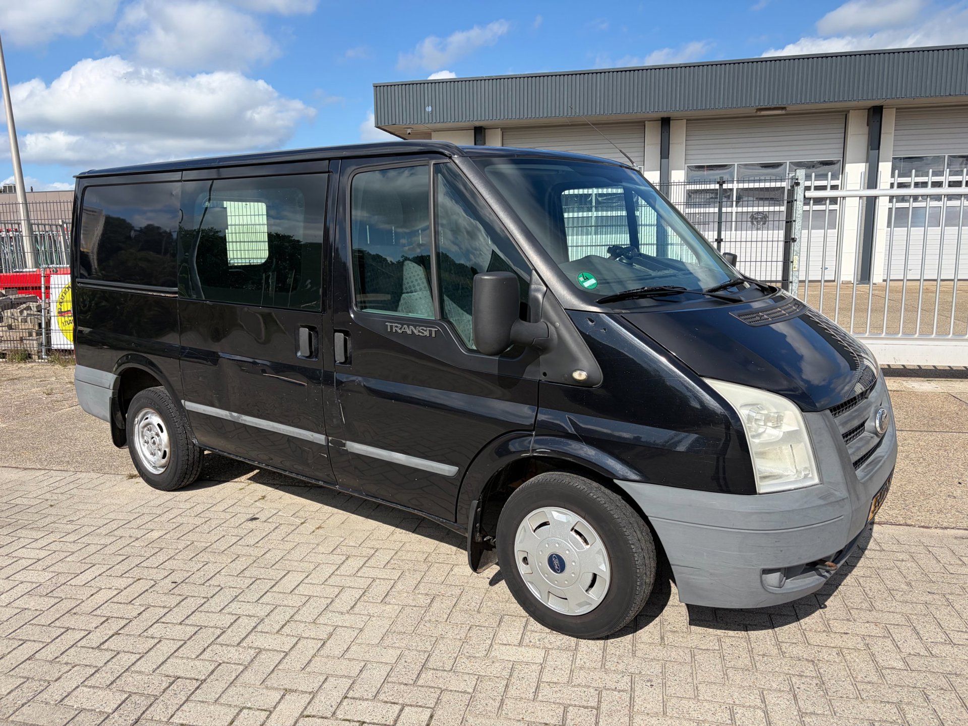 Foto van Ford Transit 260s Van 85dpf LR 4.23