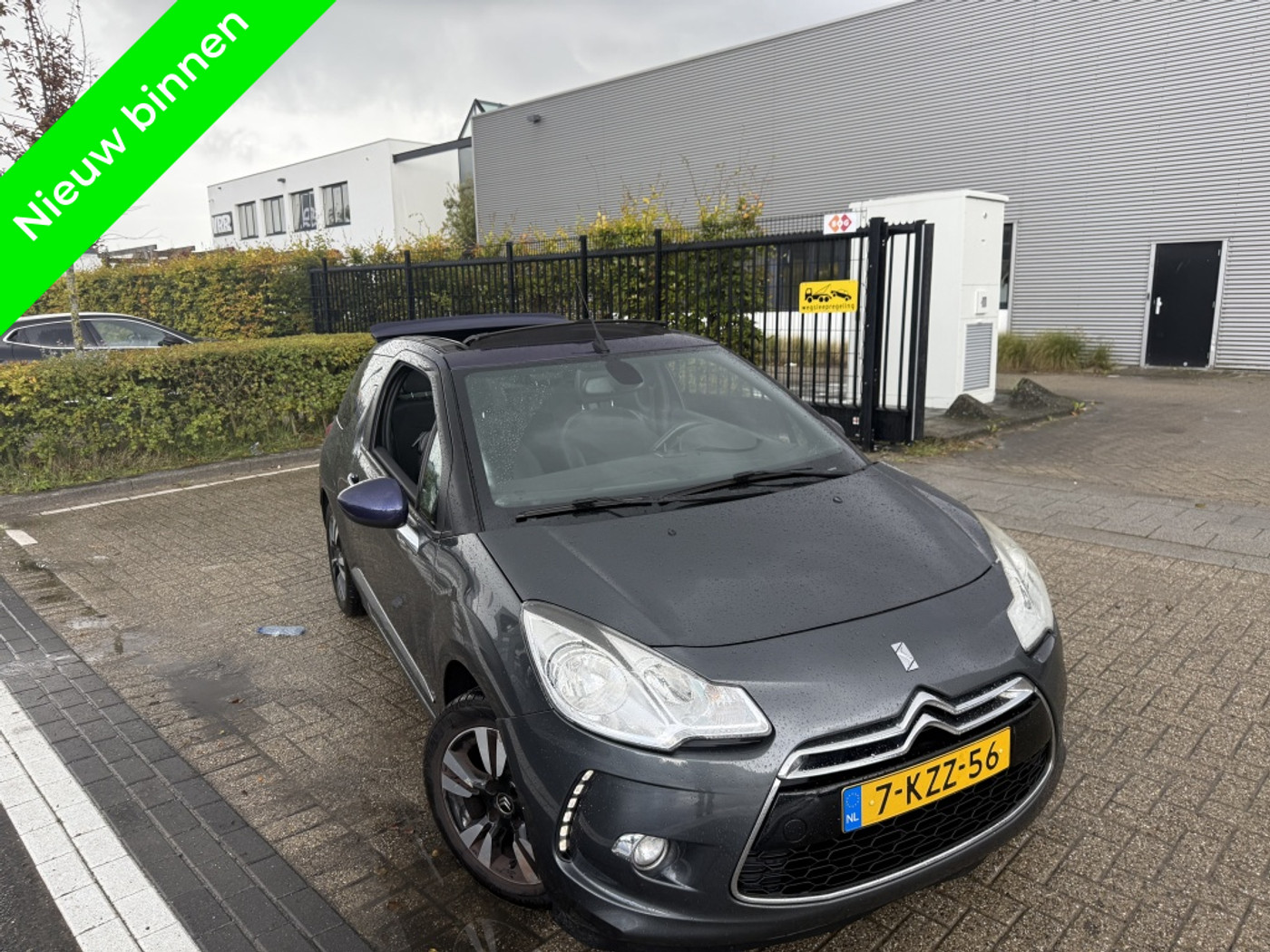 Citroen Ds3 Cabrio 1.2 VTi Pano Clima Navi Cruise 2013 - voorkant