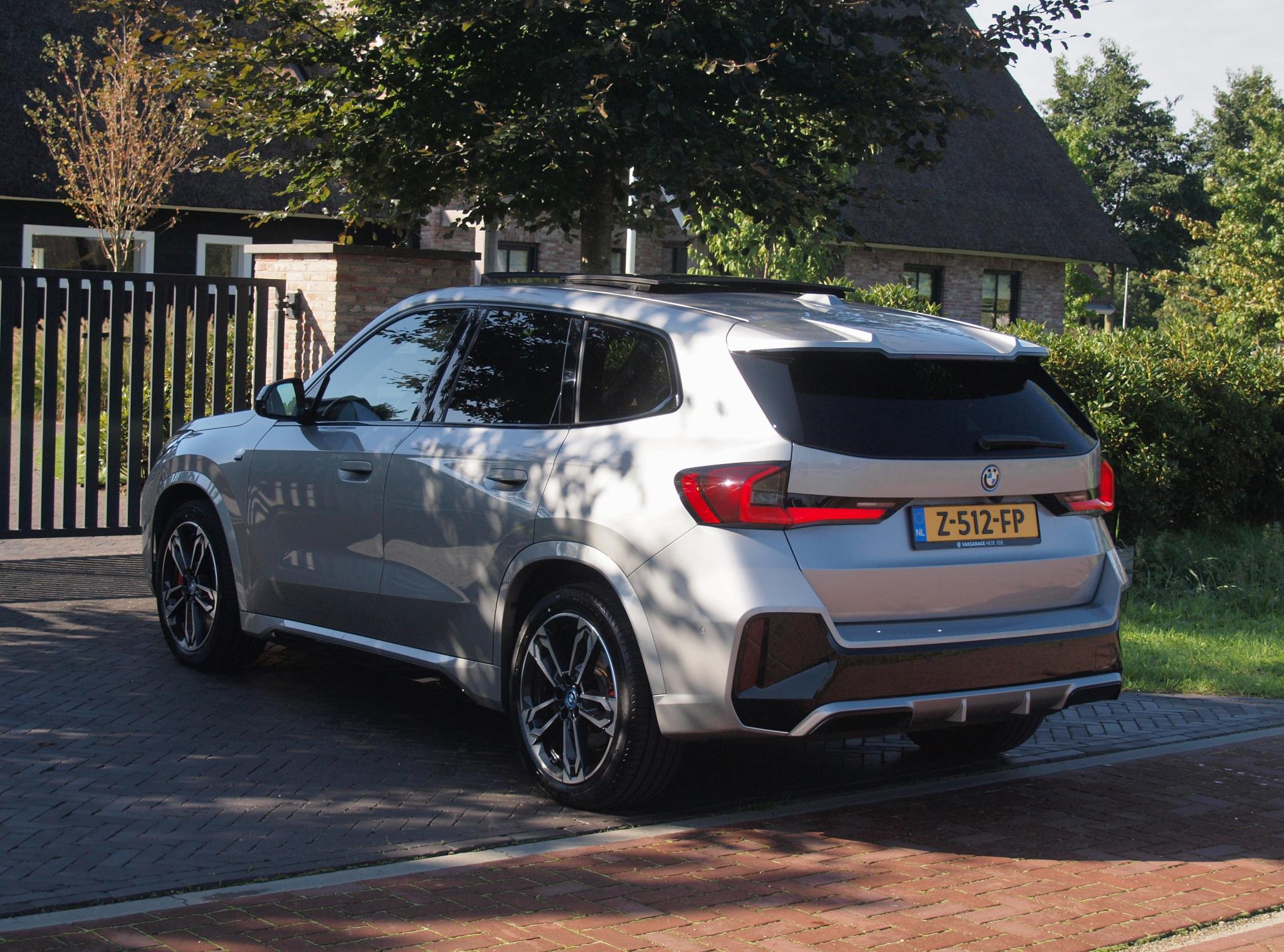 Foto van BMW Ix1 Xdrive30