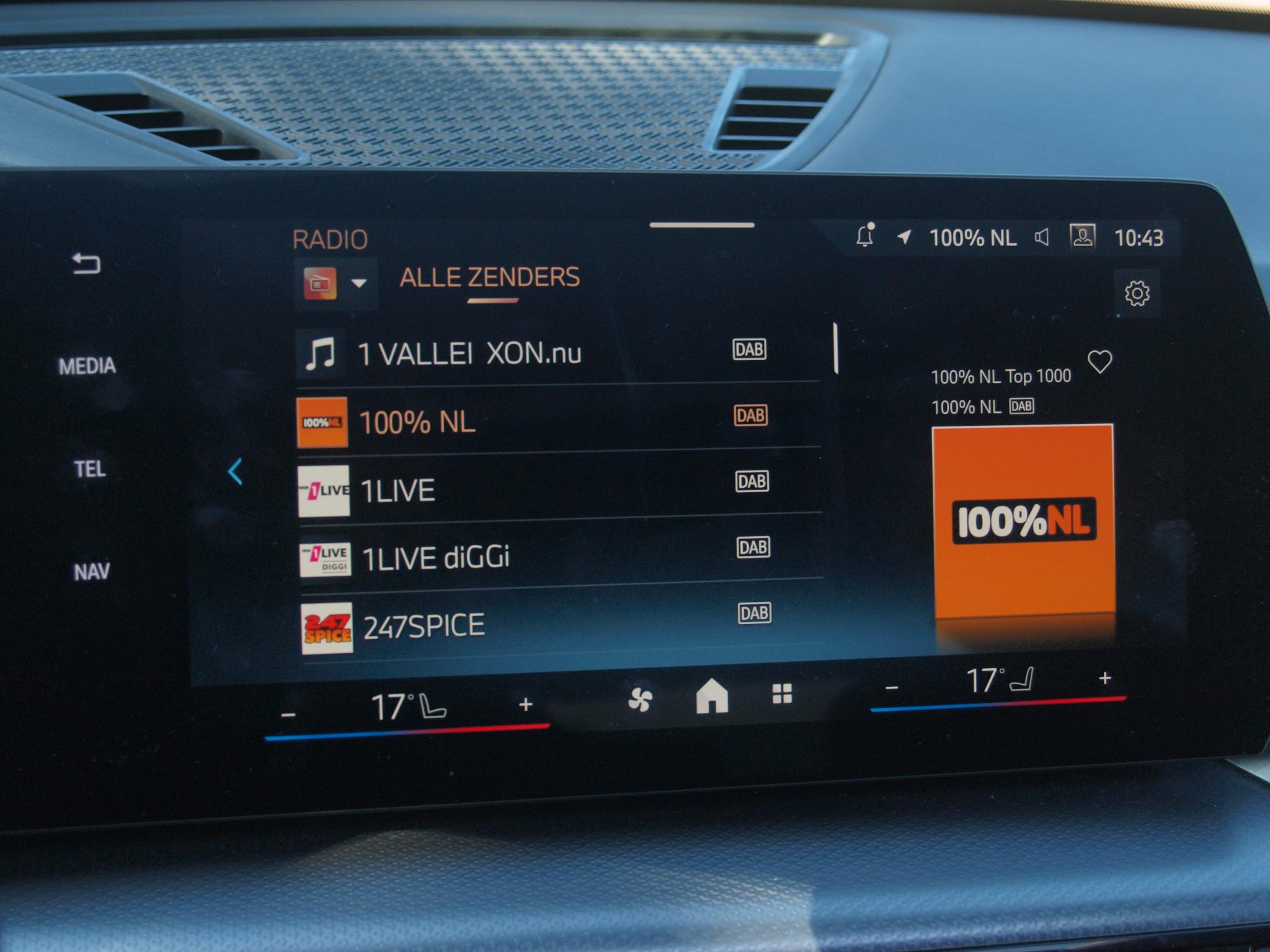 Foto van BMW Ix1 Xdrive30