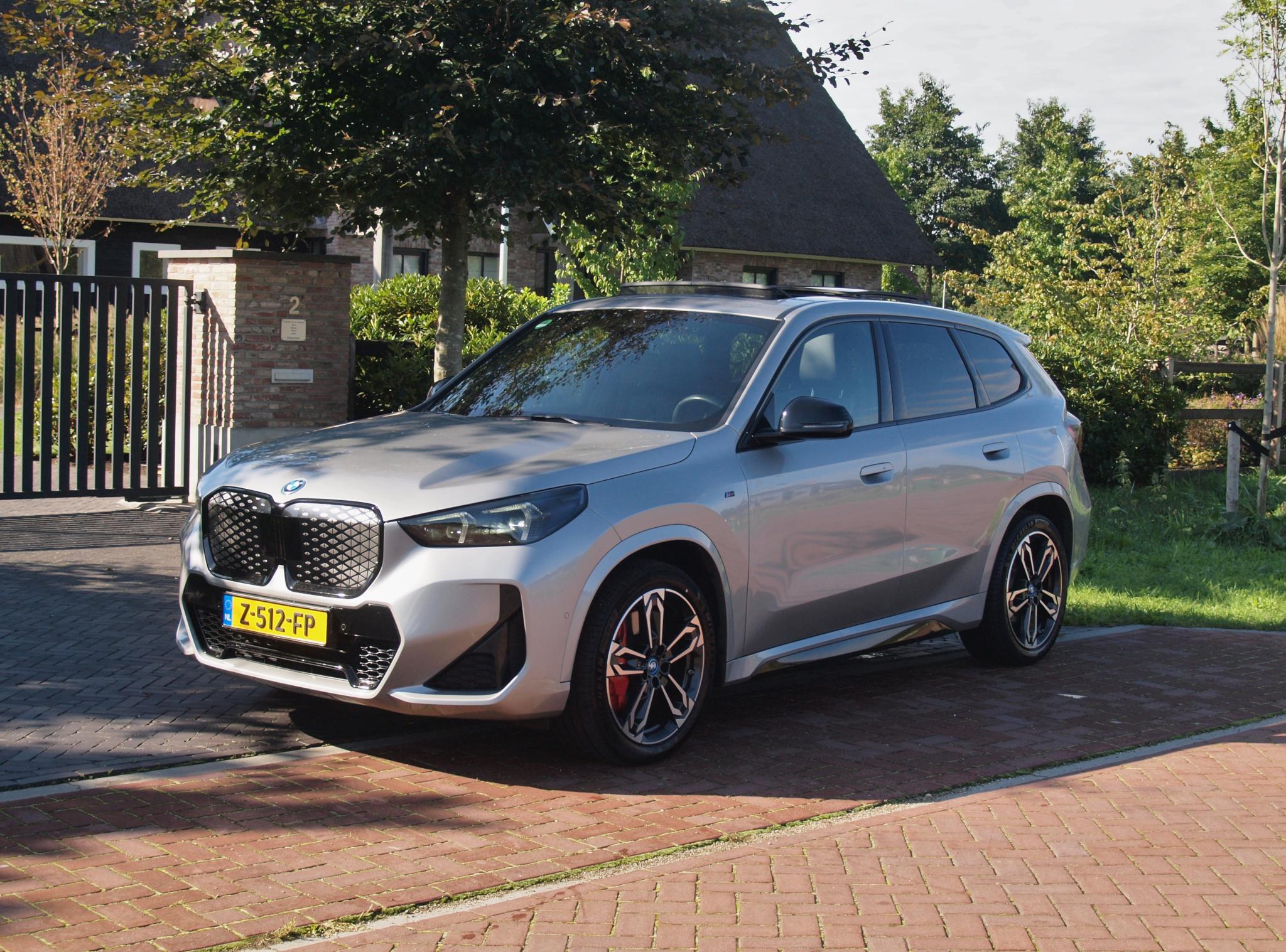 Foto van BMW Ix1 Xdrive30