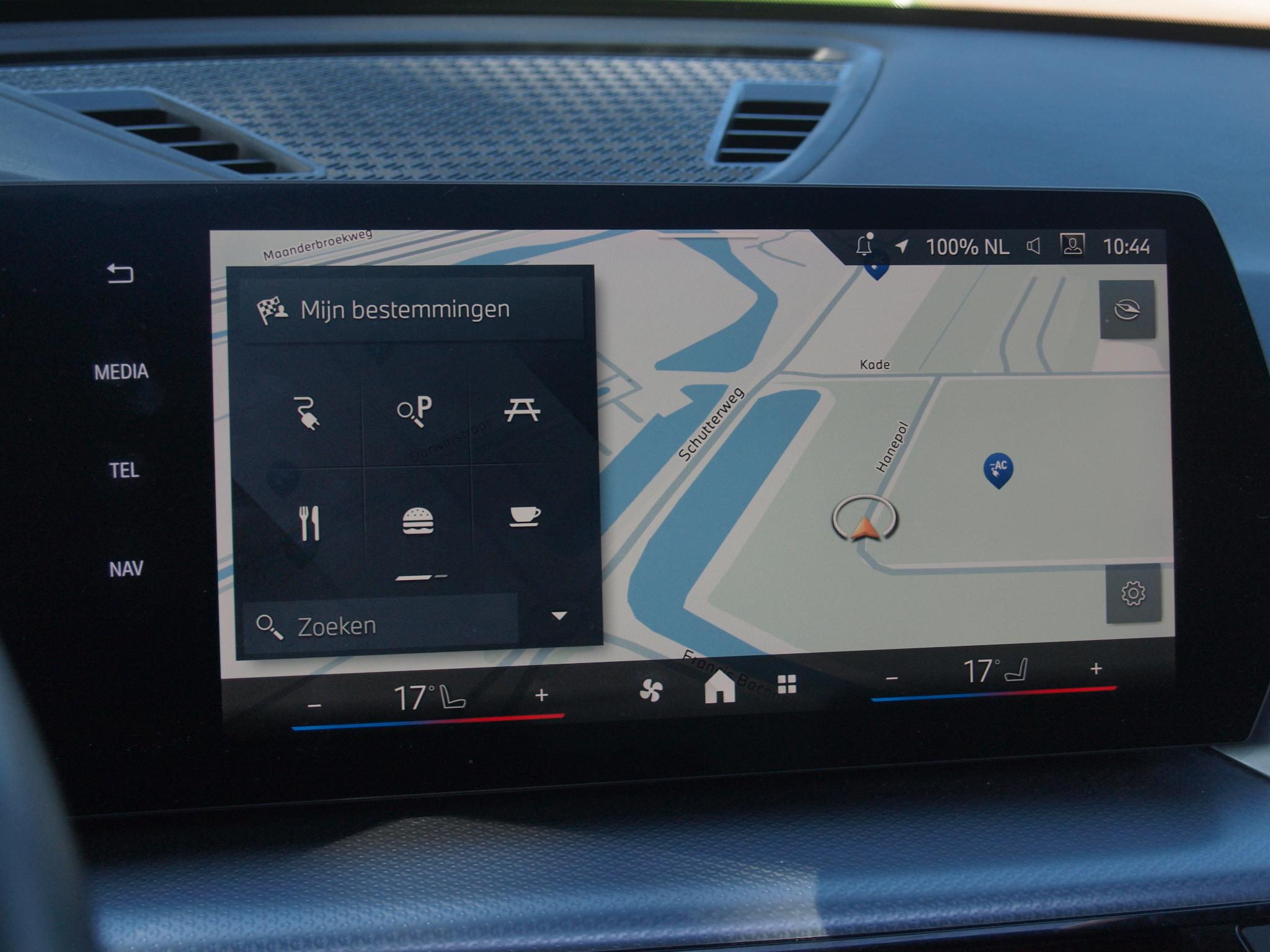 Foto van BMW Ix1 Xdrive30