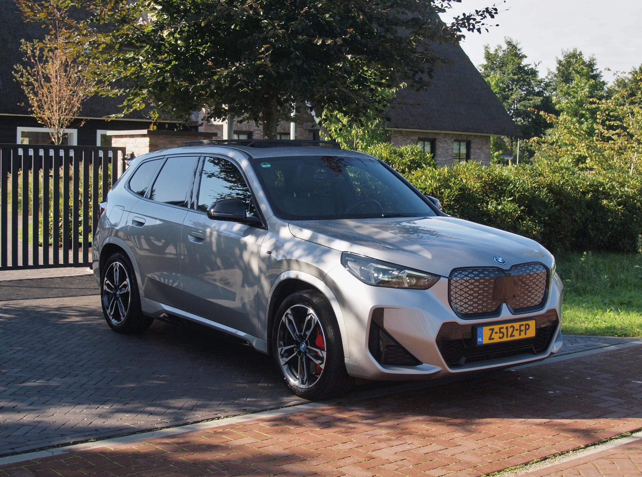Foto van BMW Ix1 Xdrive30
