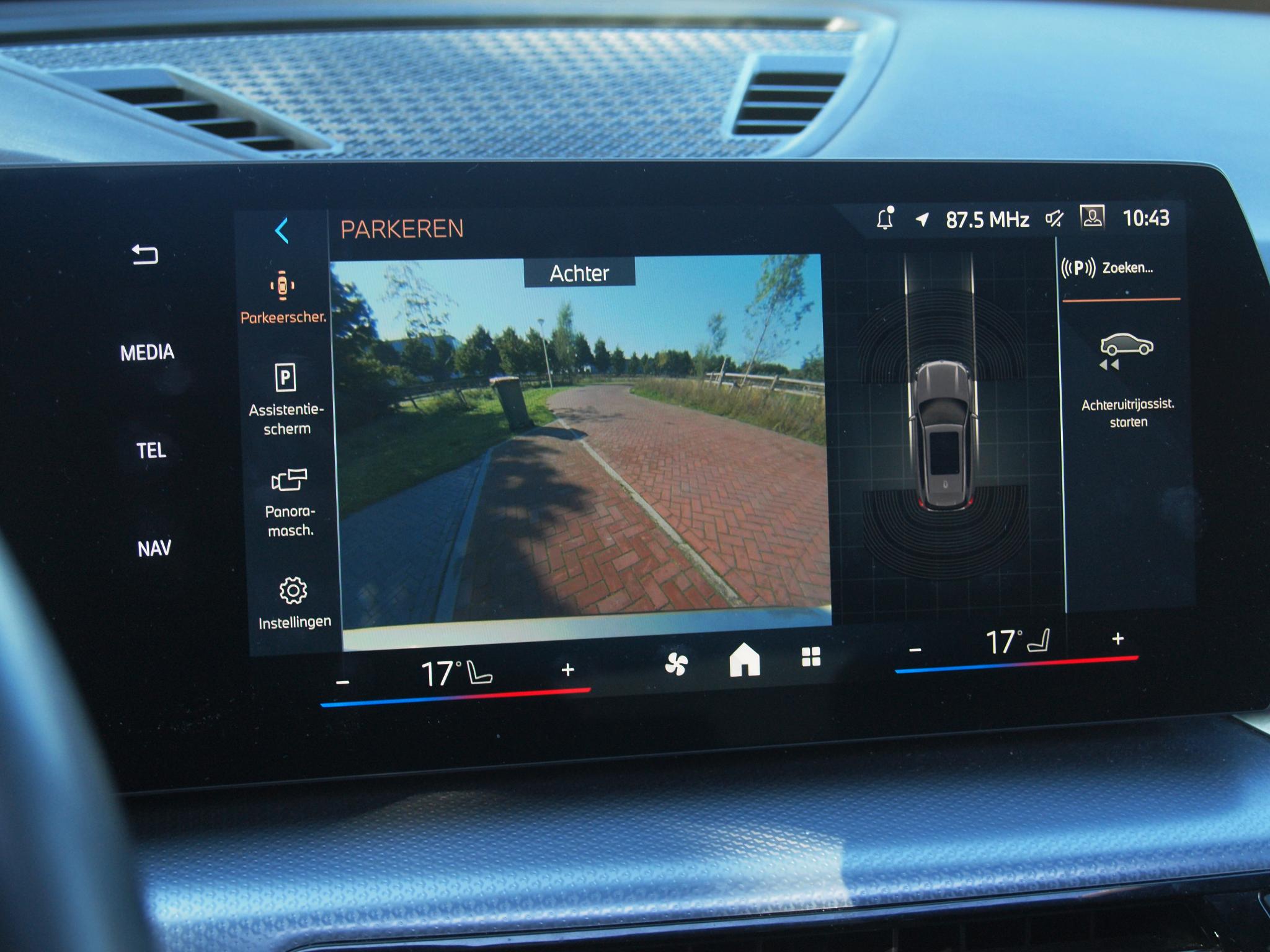 Foto van BMW Ix1 Xdrive30