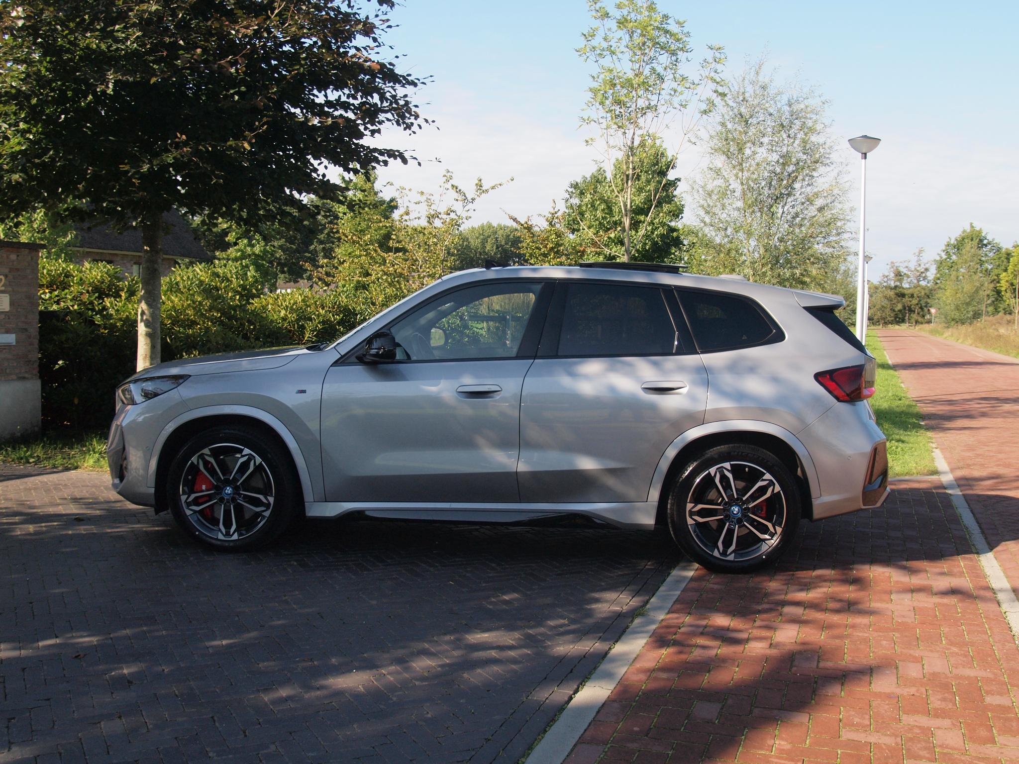 Foto van BMW Ix1 Xdrive30