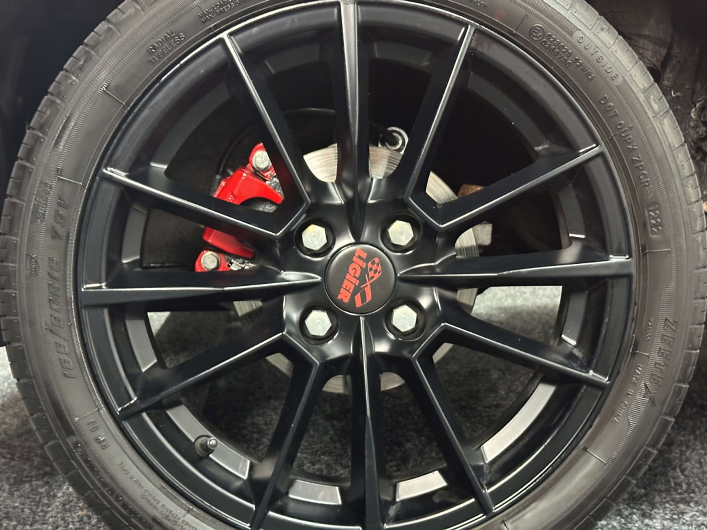 Foto van Ligier Js60