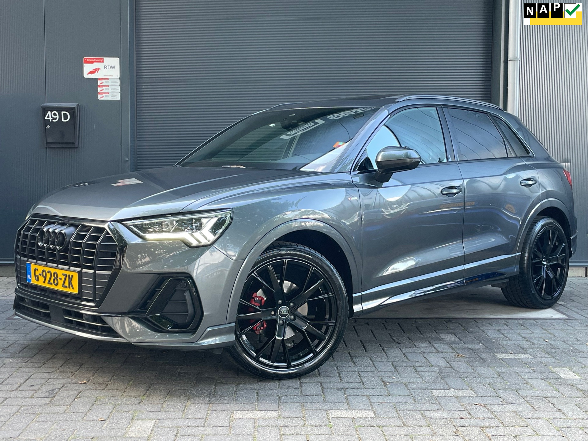 Audi Q3 35 TFSI S-line NAP PANO CARPLAY LEER AUDIO PREMIUM CLIMA CRUISE CAMERA LED VIRTUAL GLASCOATING 2020 - voorkant