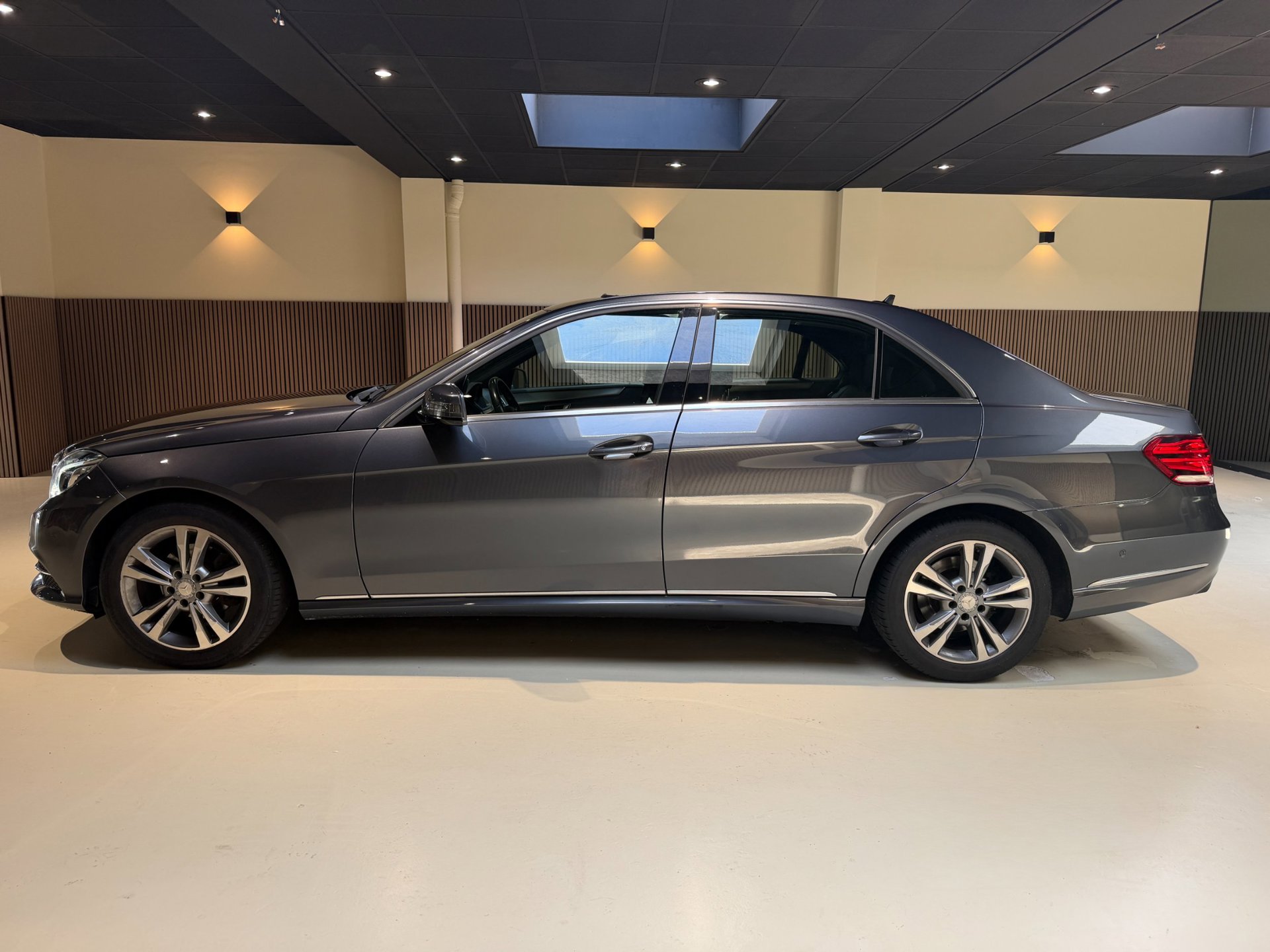 Foto van Mercedes-Benz E 200