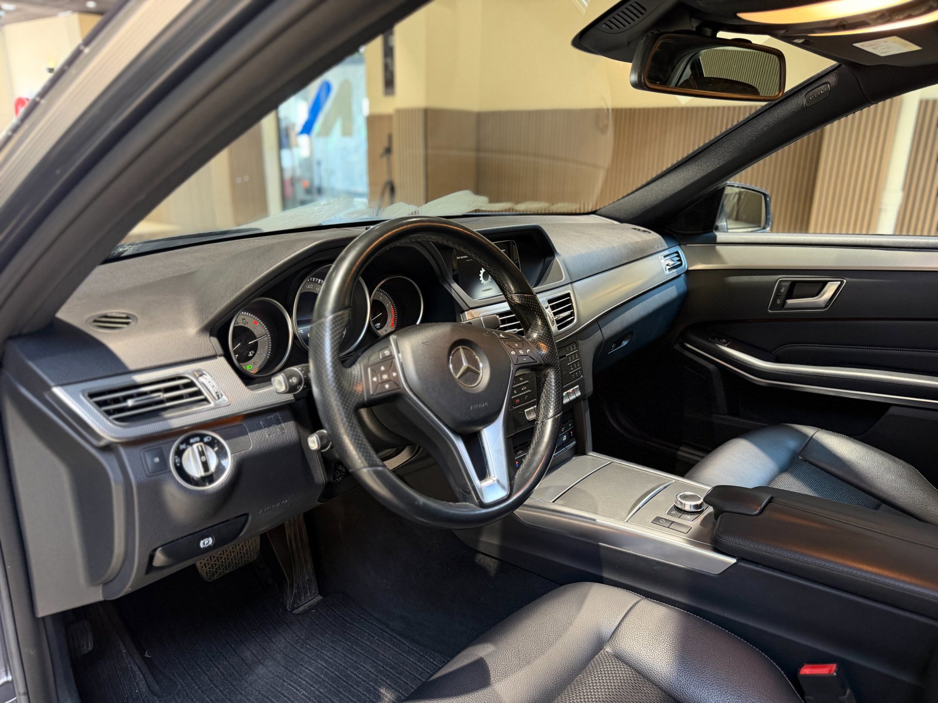 Foto van Mercedes-Benz E 200