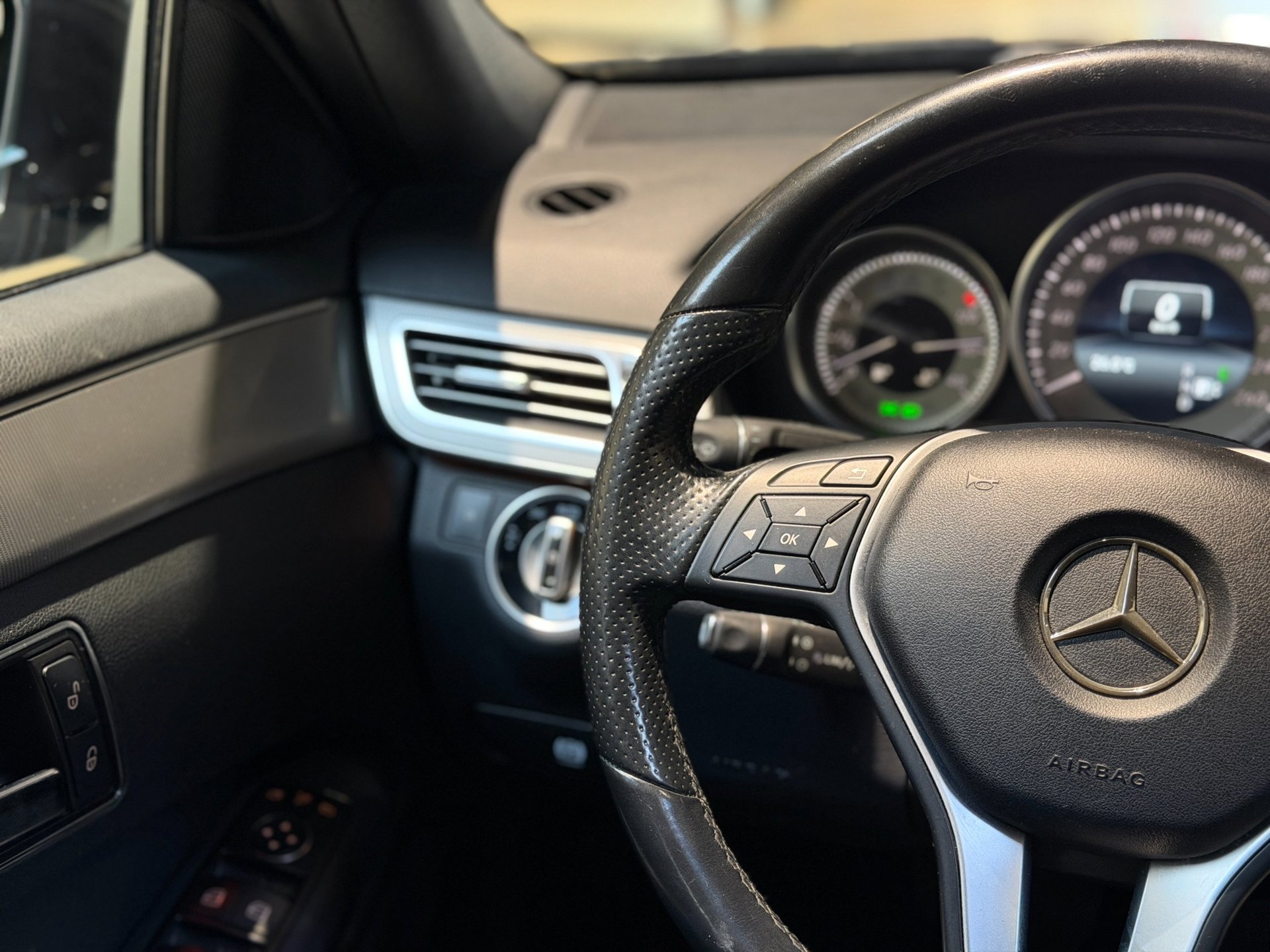 Foto van Mercedes-Benz E 200