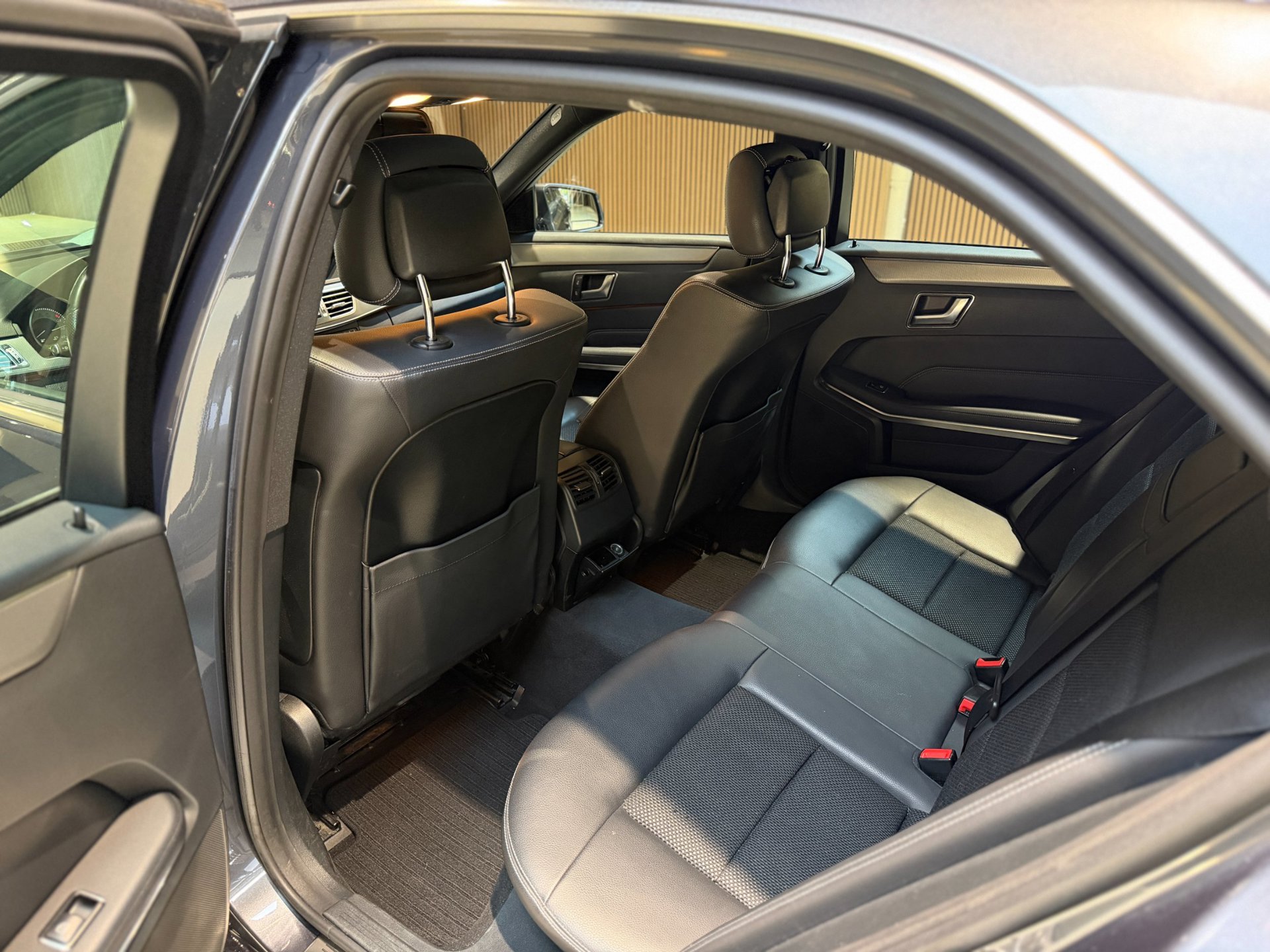 Foto van Mercedes-Benz E 200