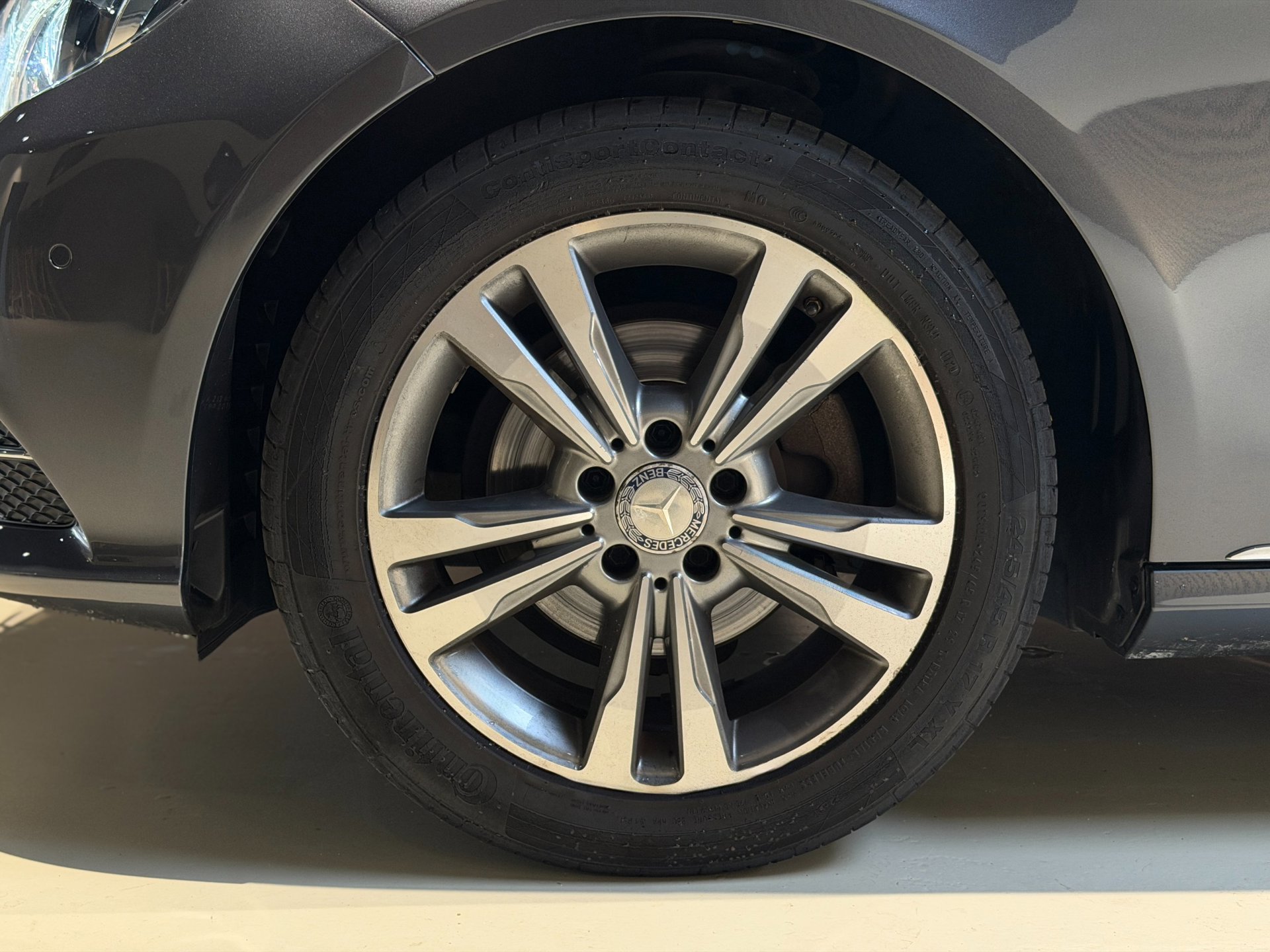Foto van Mercedes-Benz E 200