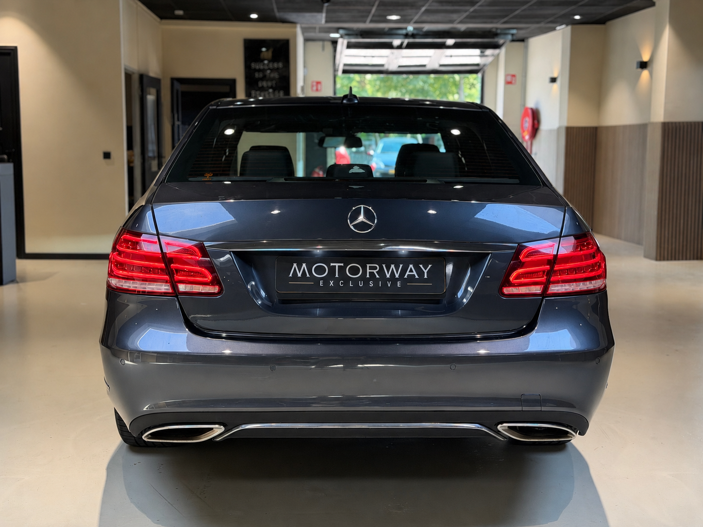 Foto van Mercedes-Benz E 200