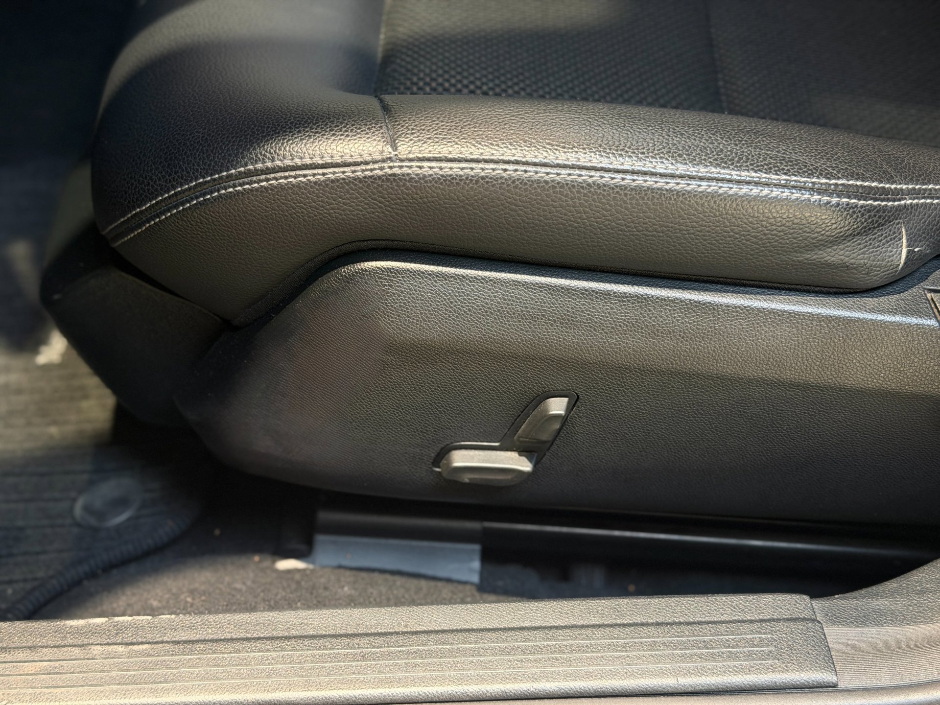 Foto van Mercedes-Benz E 200