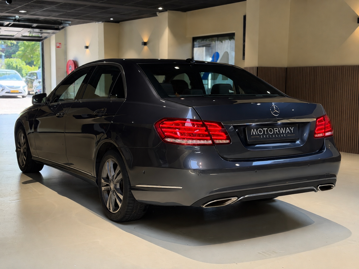 Foto van Mercedes-Benz E 200