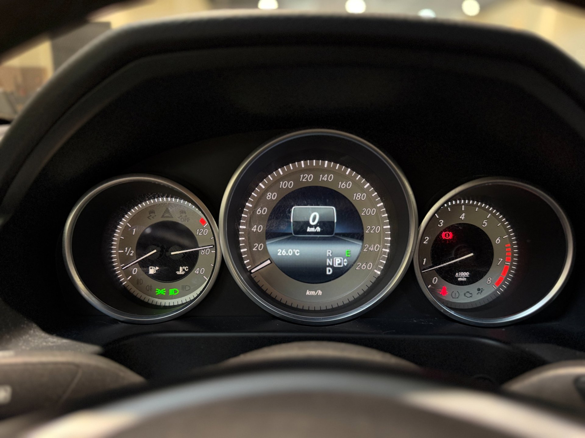 Foto van Mercedes-Benz E 200