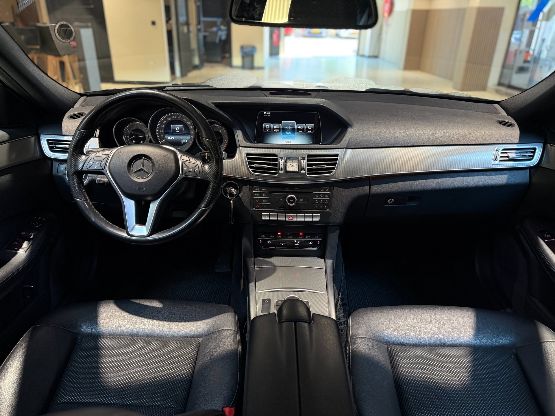Foto van Mercedes-Benz E 200