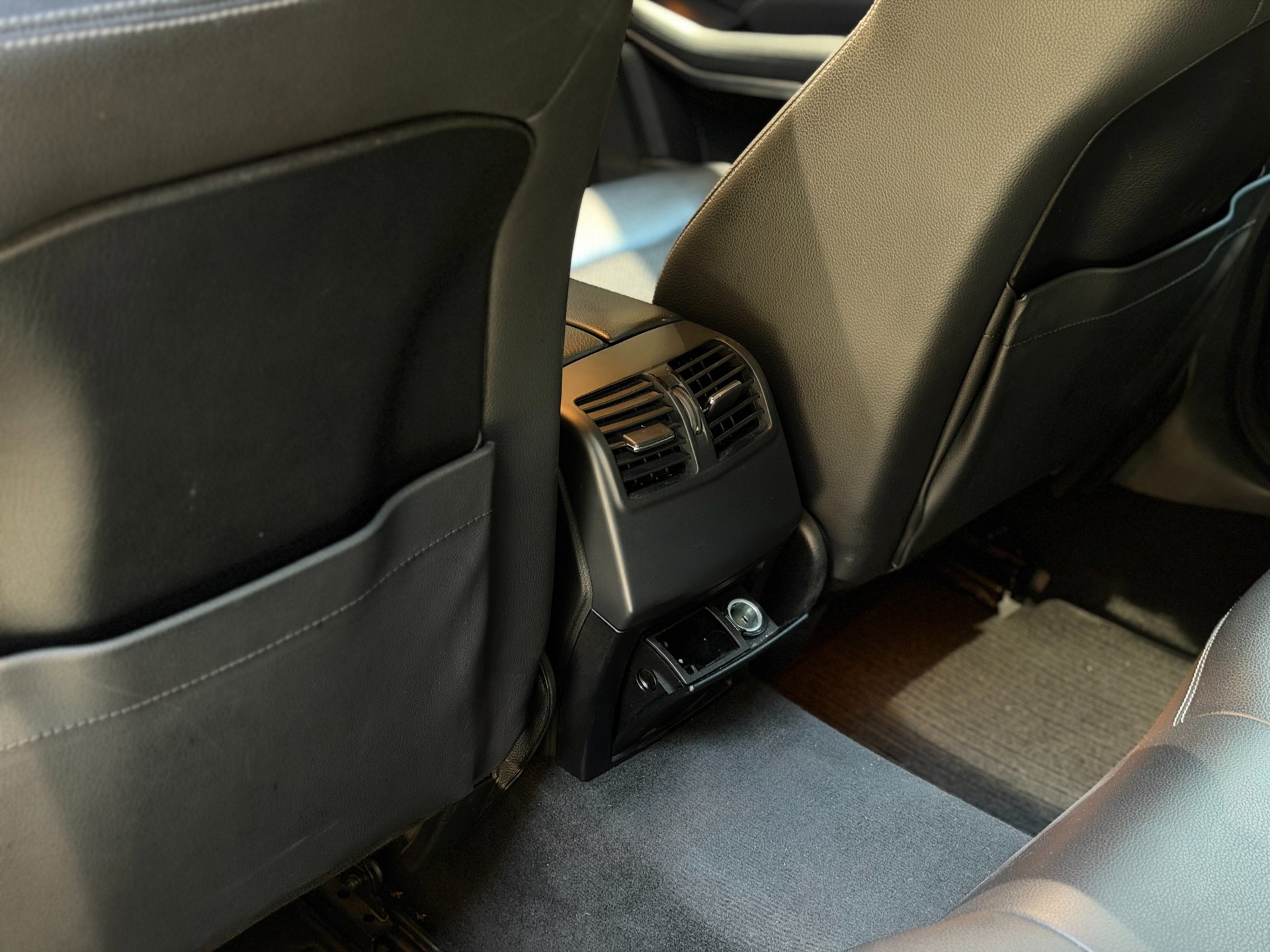Foto van Mercedes-Benz E 200