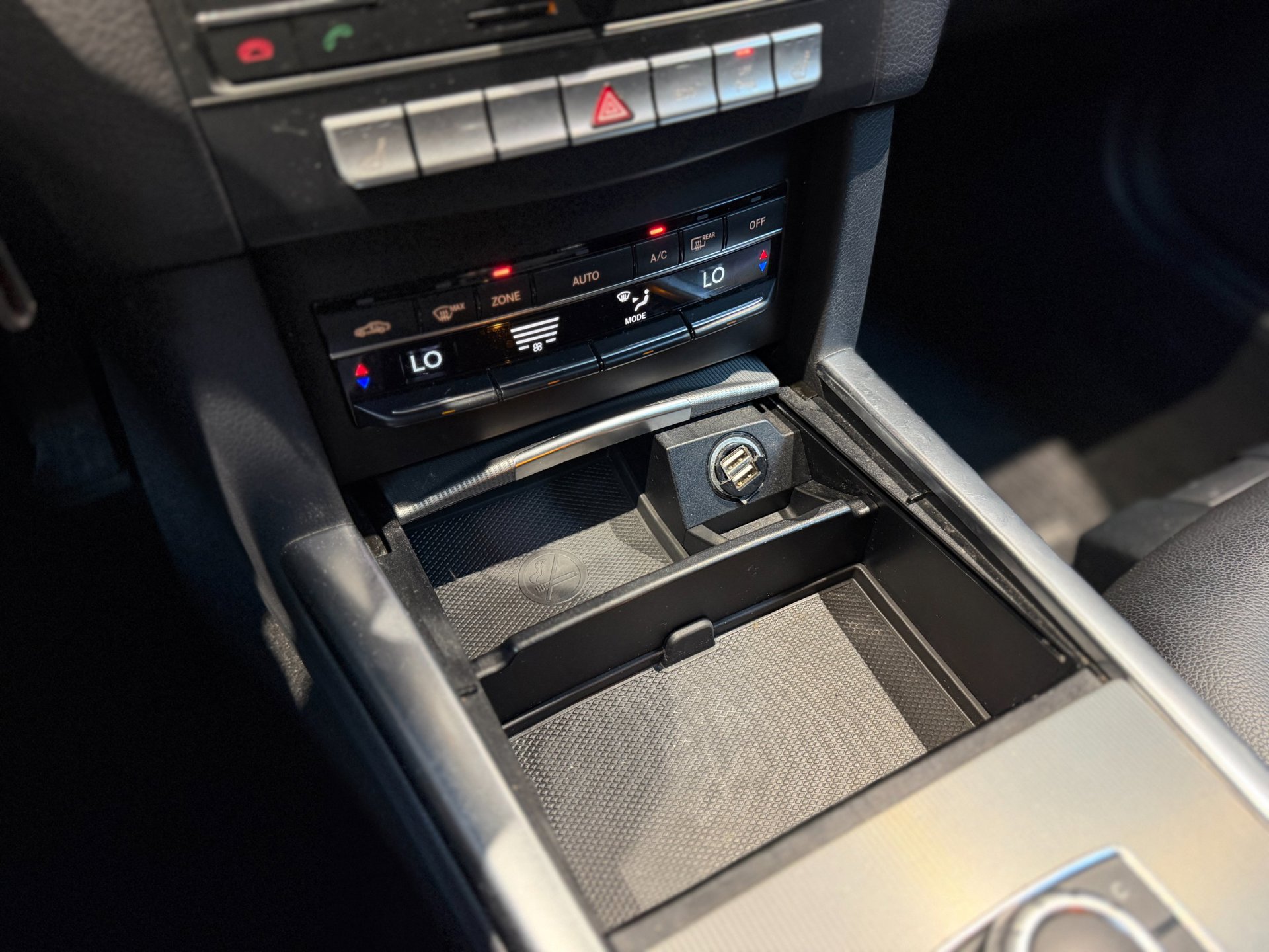 Foto van Mercedes-Benz E 200