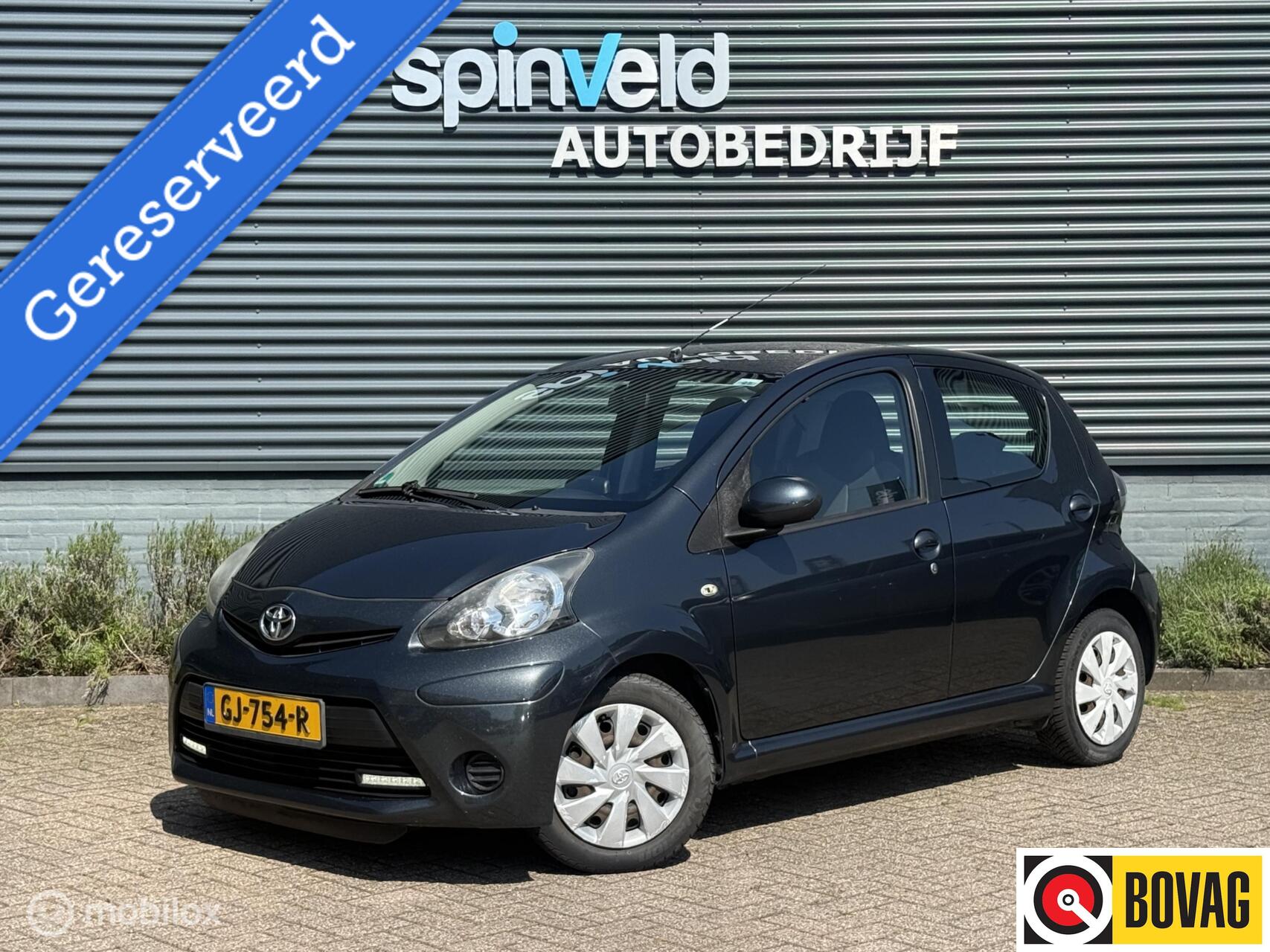 Toyota Toyota Aygo 1.0 VVT-i Aspiration - Navi - Airco - 5drs - 2014 - voorkant
