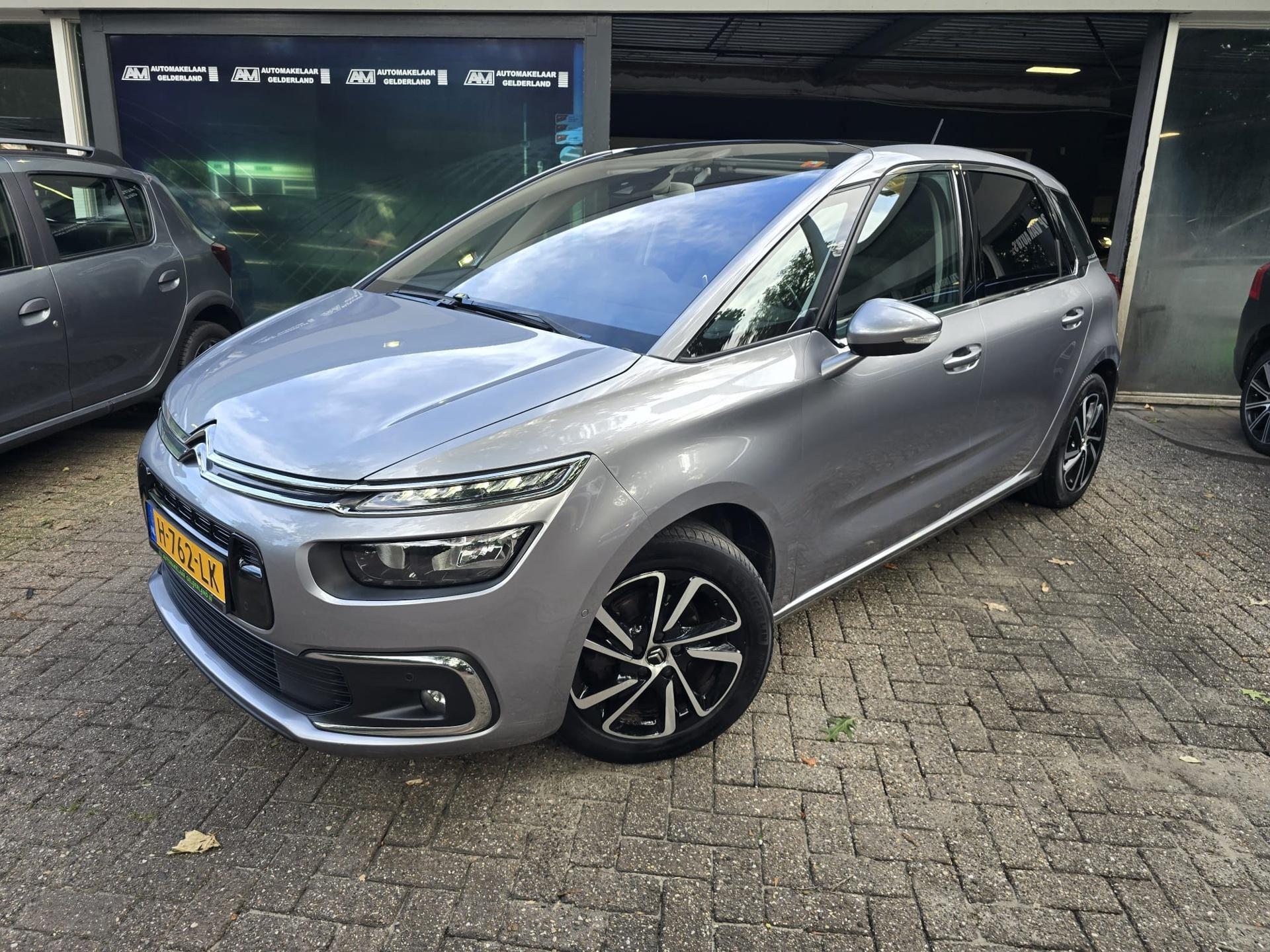 Citroen C4 Spacetourer 1.2 131 PK Shine | 2E EIGENAAR |3/6 OF 12MND 2019 - voorkant