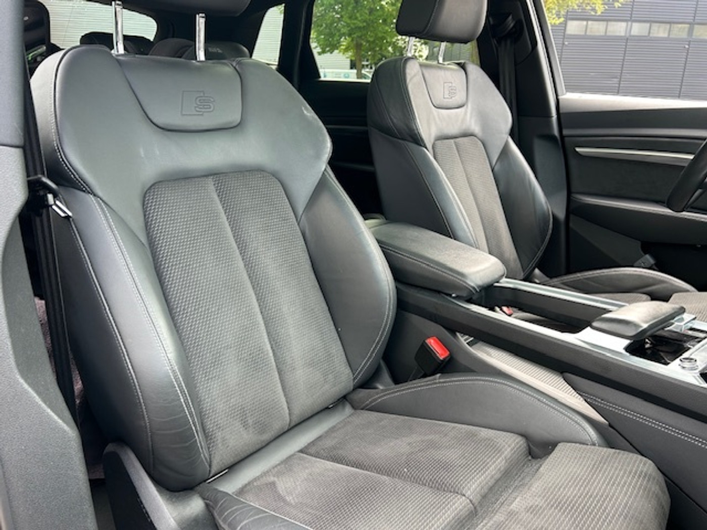 Foto van Audi E-tron 50