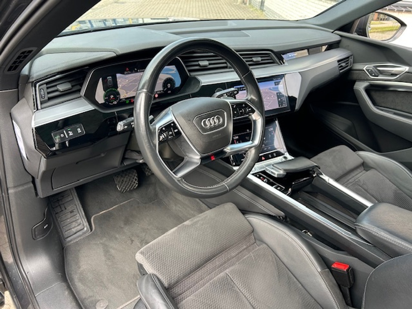 Foto van Audi E-tron 50