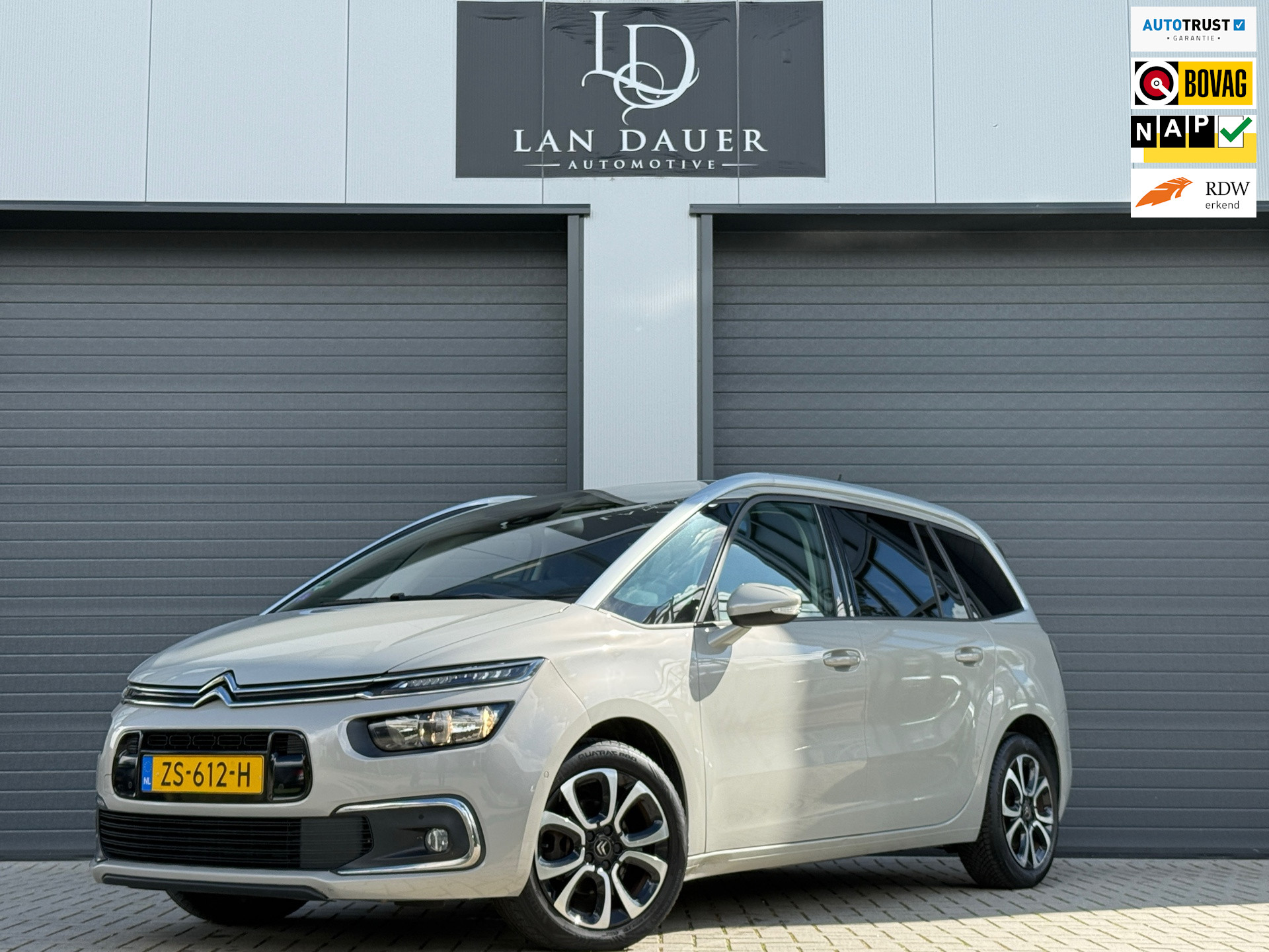 Citroen C4 Spacetourer 1.2 PureTech Business / Unieke Kleur / Camera / Navi 2019 - voorkant