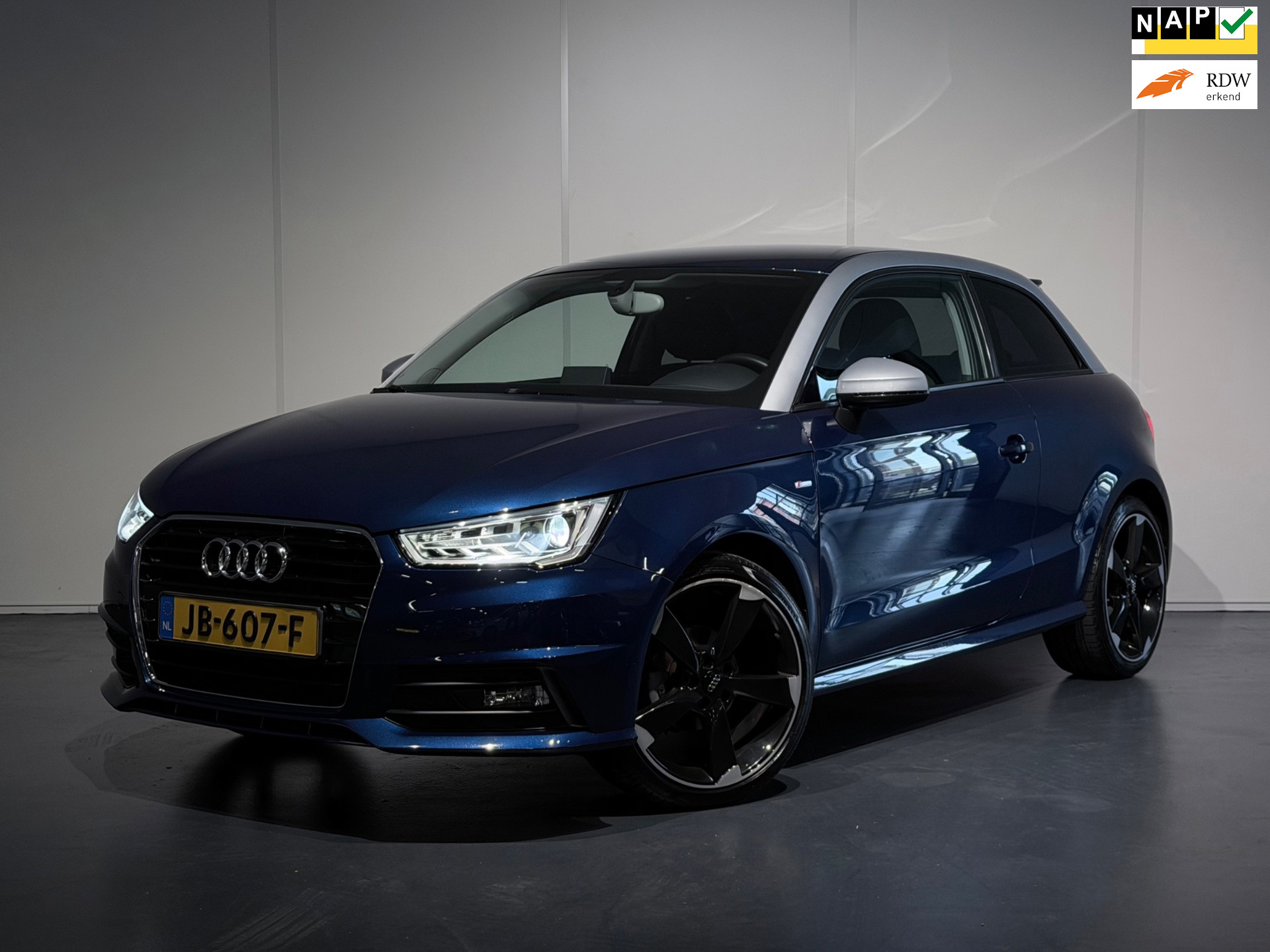 Audi A1 1.0 TFSI Adrenalin S-Line /Airco/Cruise/NAVI/LED/2-Tone/LMV 2016 - voorkant