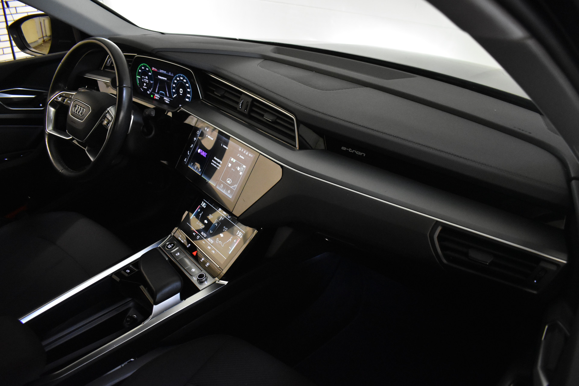Foto van Audi E-tron 50