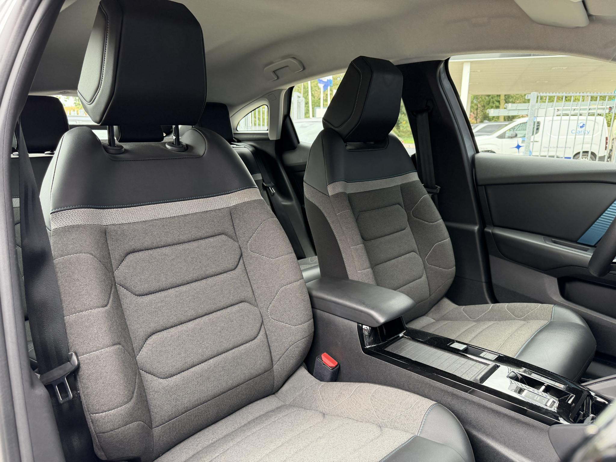 Foto van Citroen E-c4