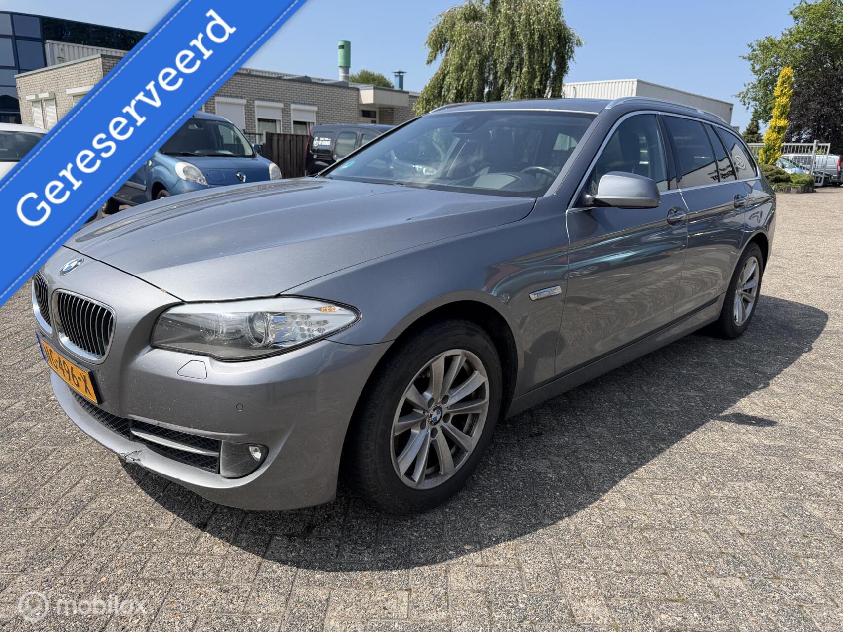 BMW 5-serie Touring 523i Executive 2011 - voorkant