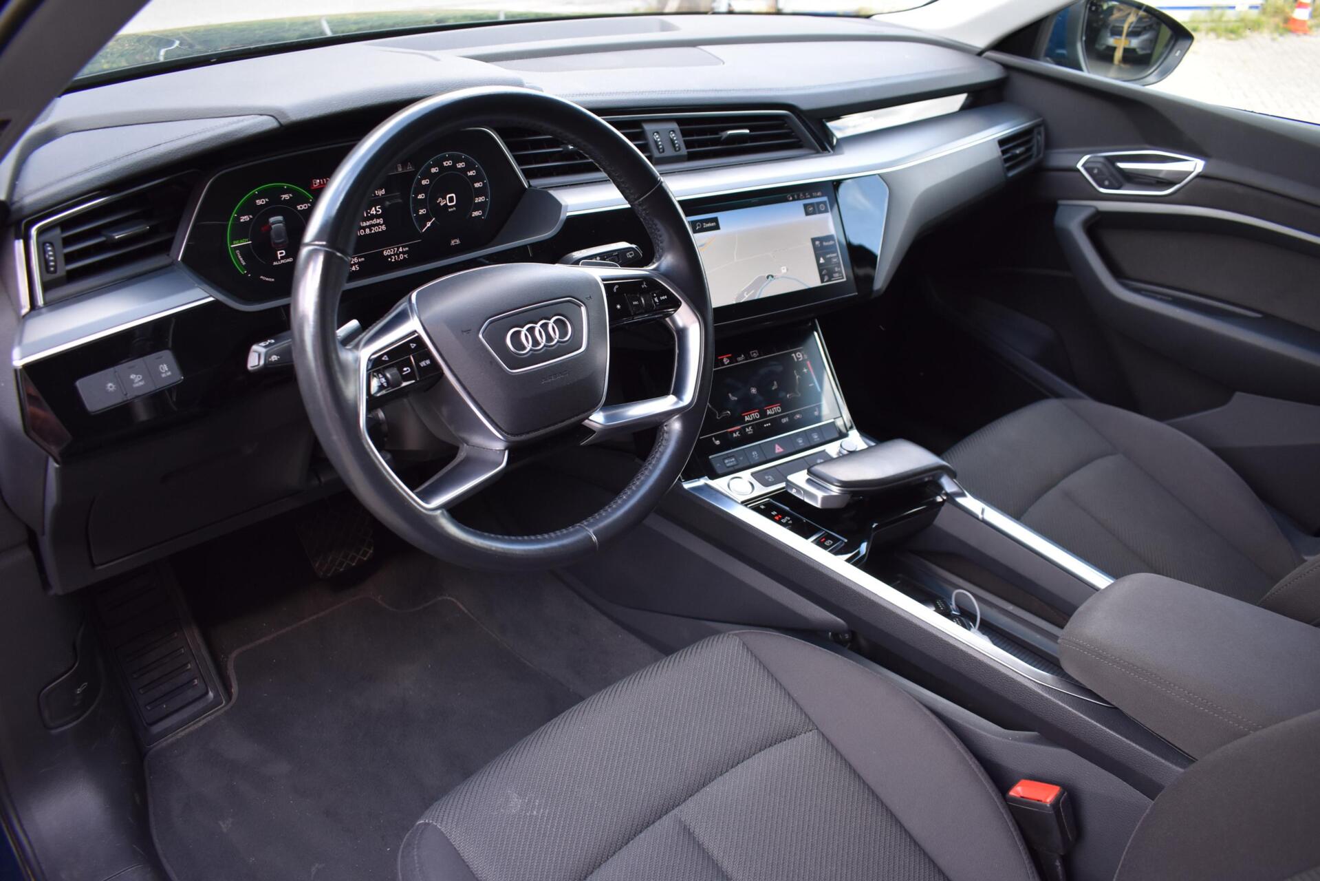 Foto van Audi E-tron 50