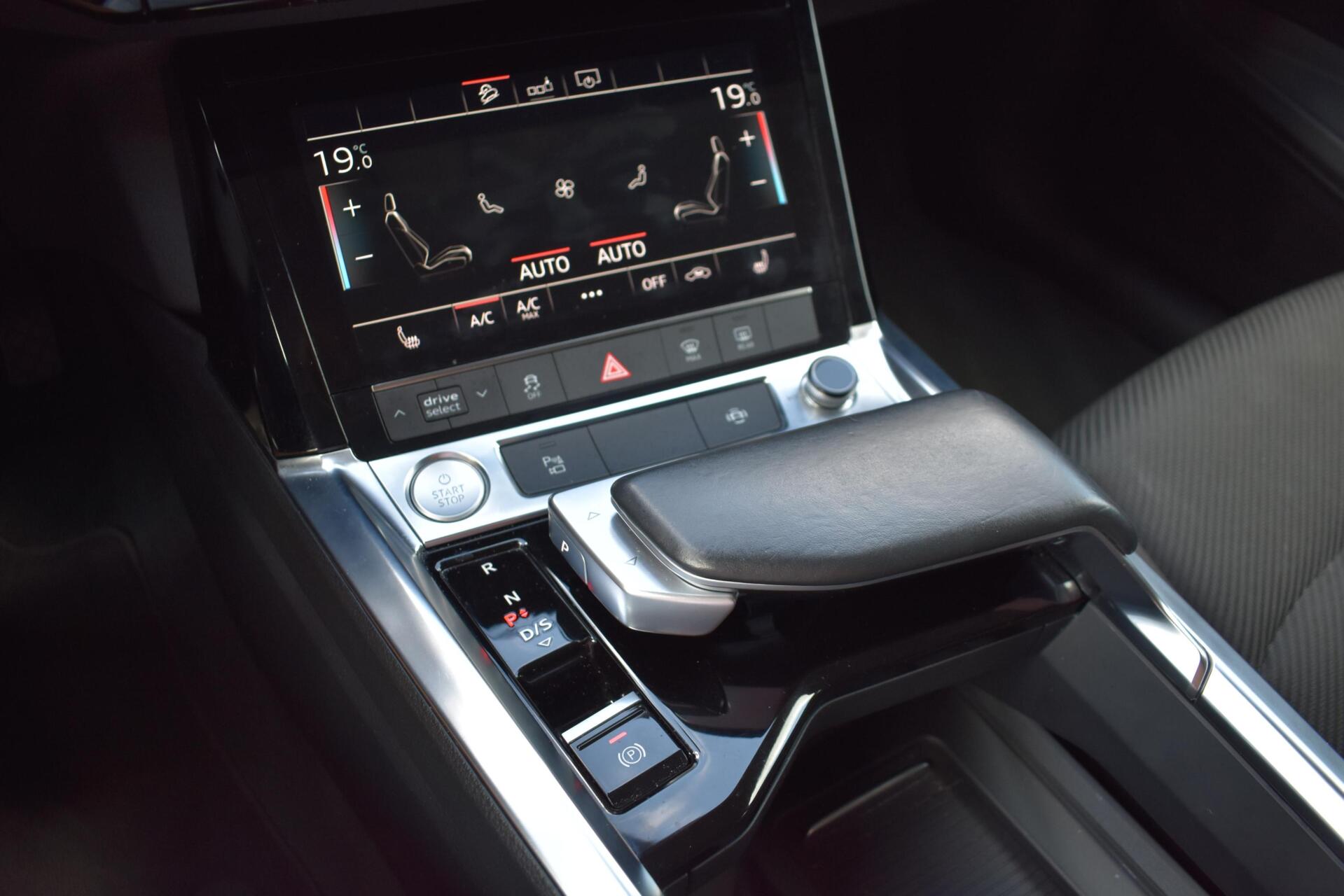 Foto van Audi E-tron 50