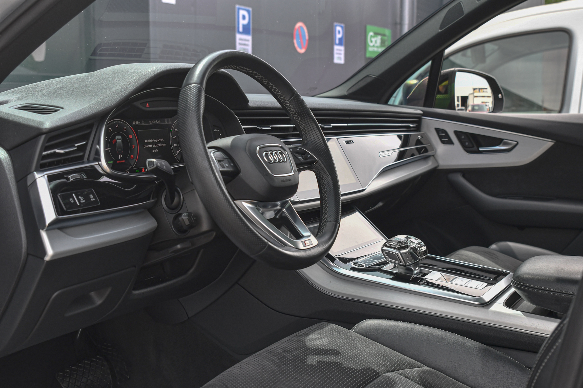 Foto van Audi Q7 55 TFSI E