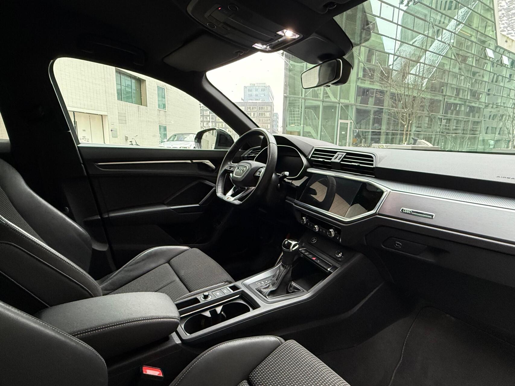 Foto van Audi Q3 Sportback E-tron