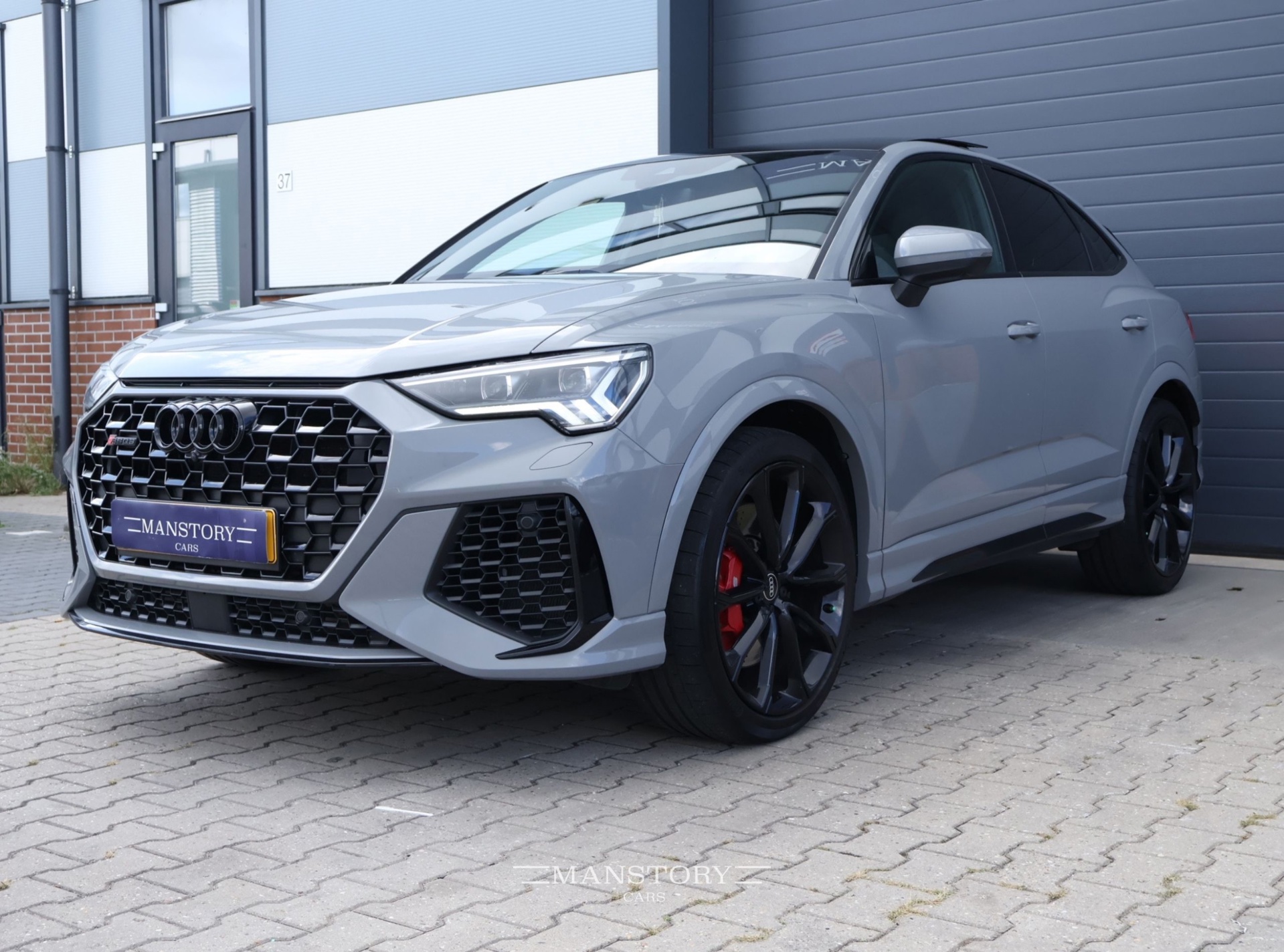 Foto van Audi RS Q3 Sportback
