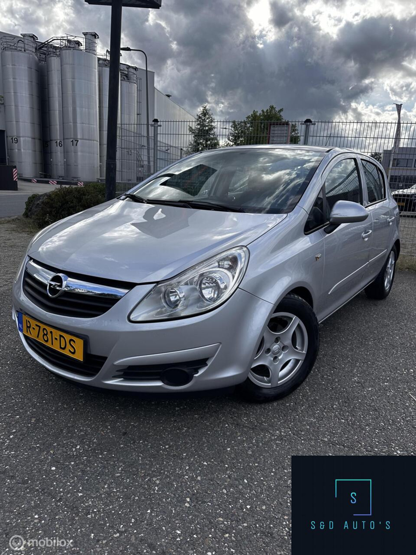 Opel Corsa 1.4-16V Enjoy / NWE APK 2007 - voorkant