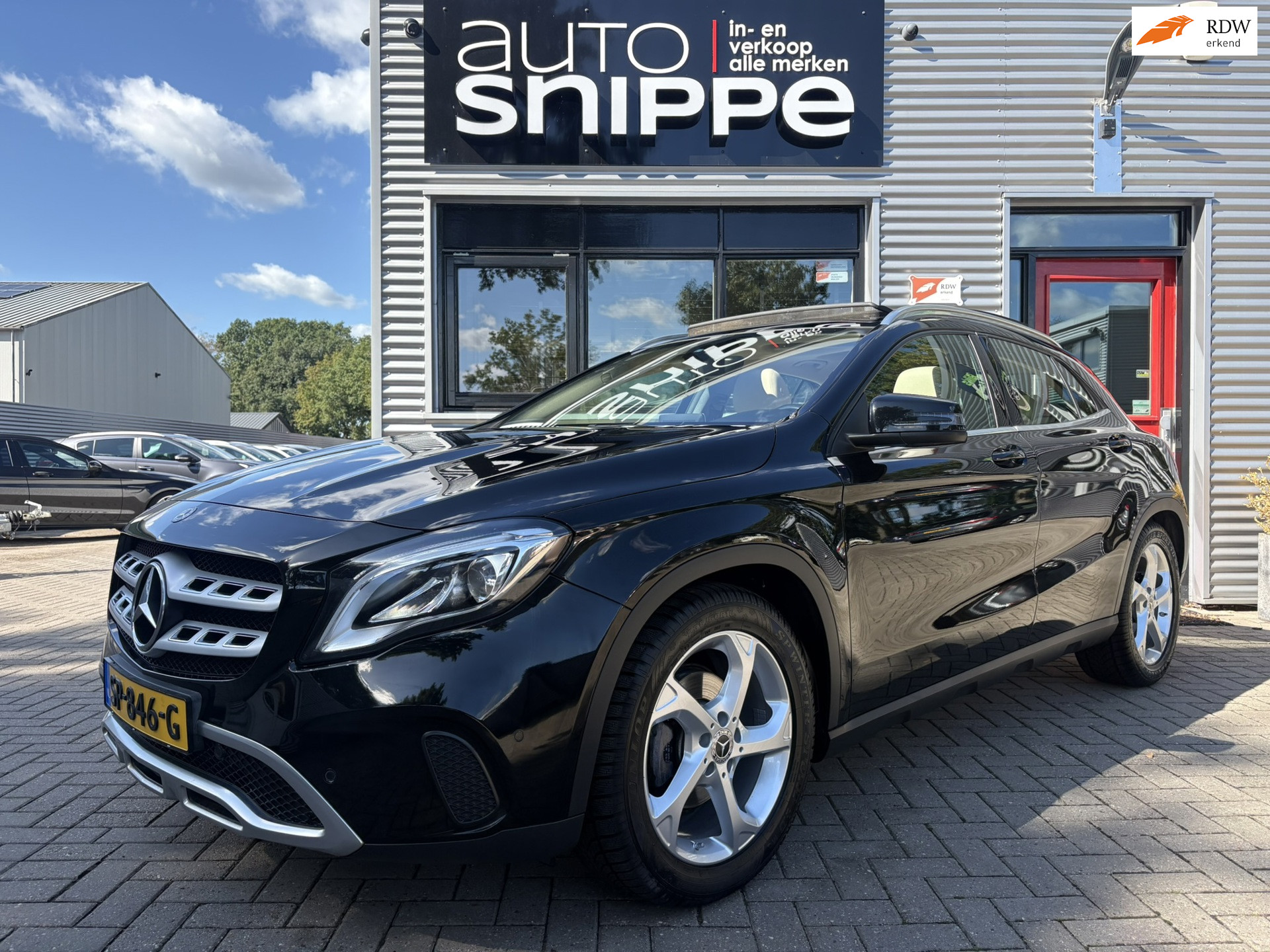 Mercedes-Benz Gla 180 180 Business Solution  -OPEN DAK-STOELVERWARMING-SPORTSTOELEN-VOLLEDER-LED-AIRCO-CRUISECONTROL-ETC. 2017 - voorkant
