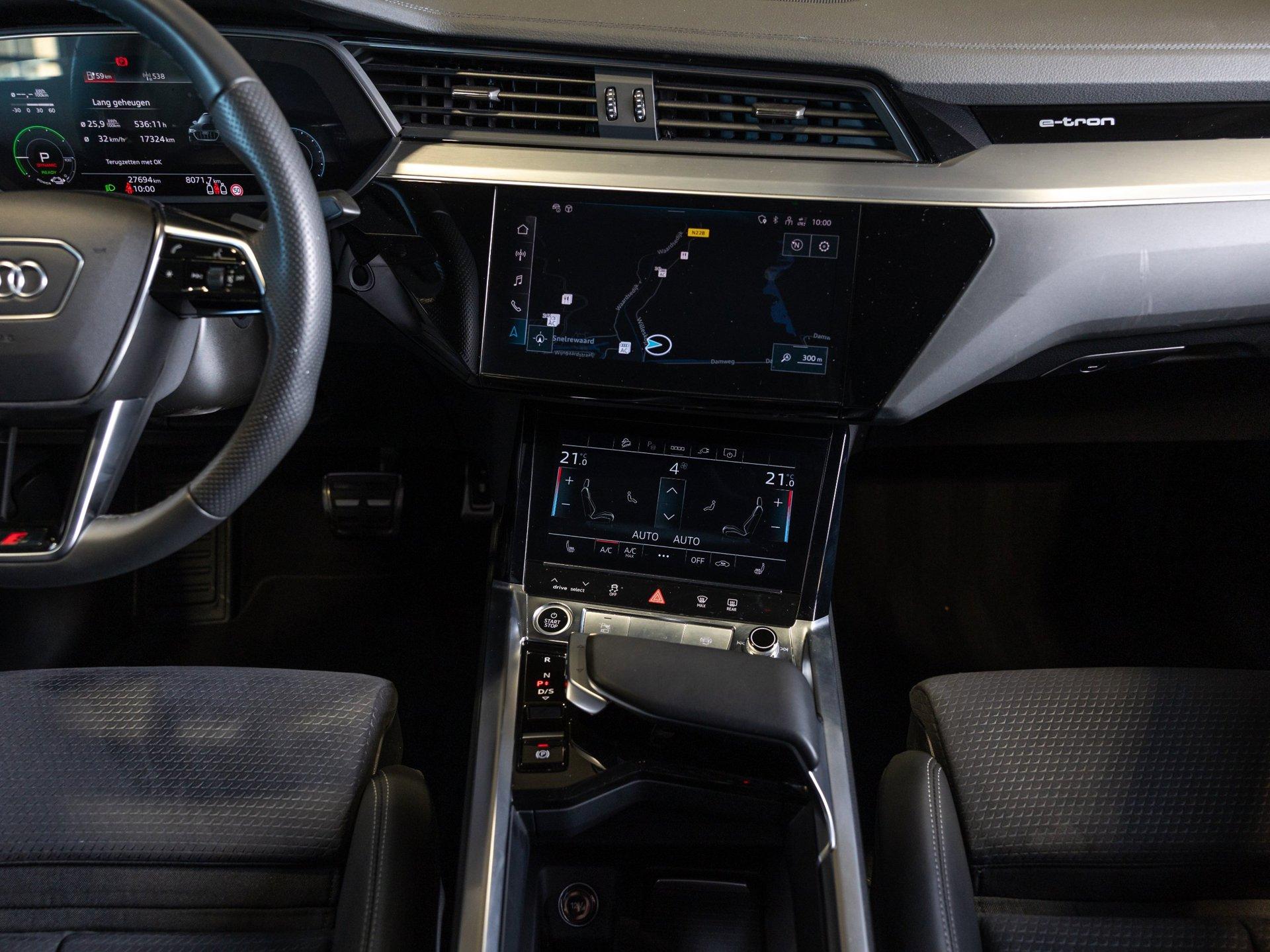 Foto van Audi Q8 Sportback 50 E-tron