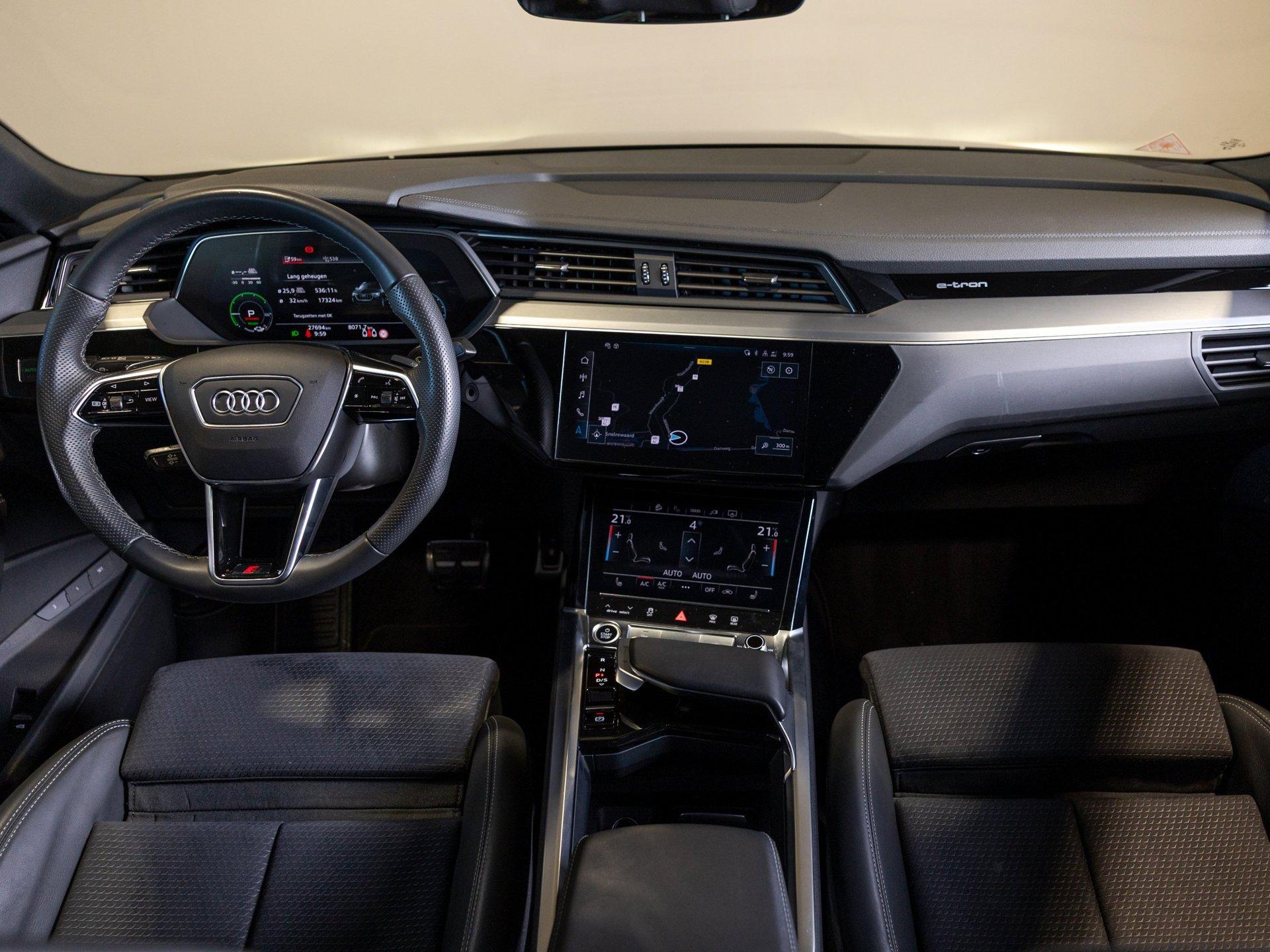 Foto van Audi Q8 Sportback 50 E-tron